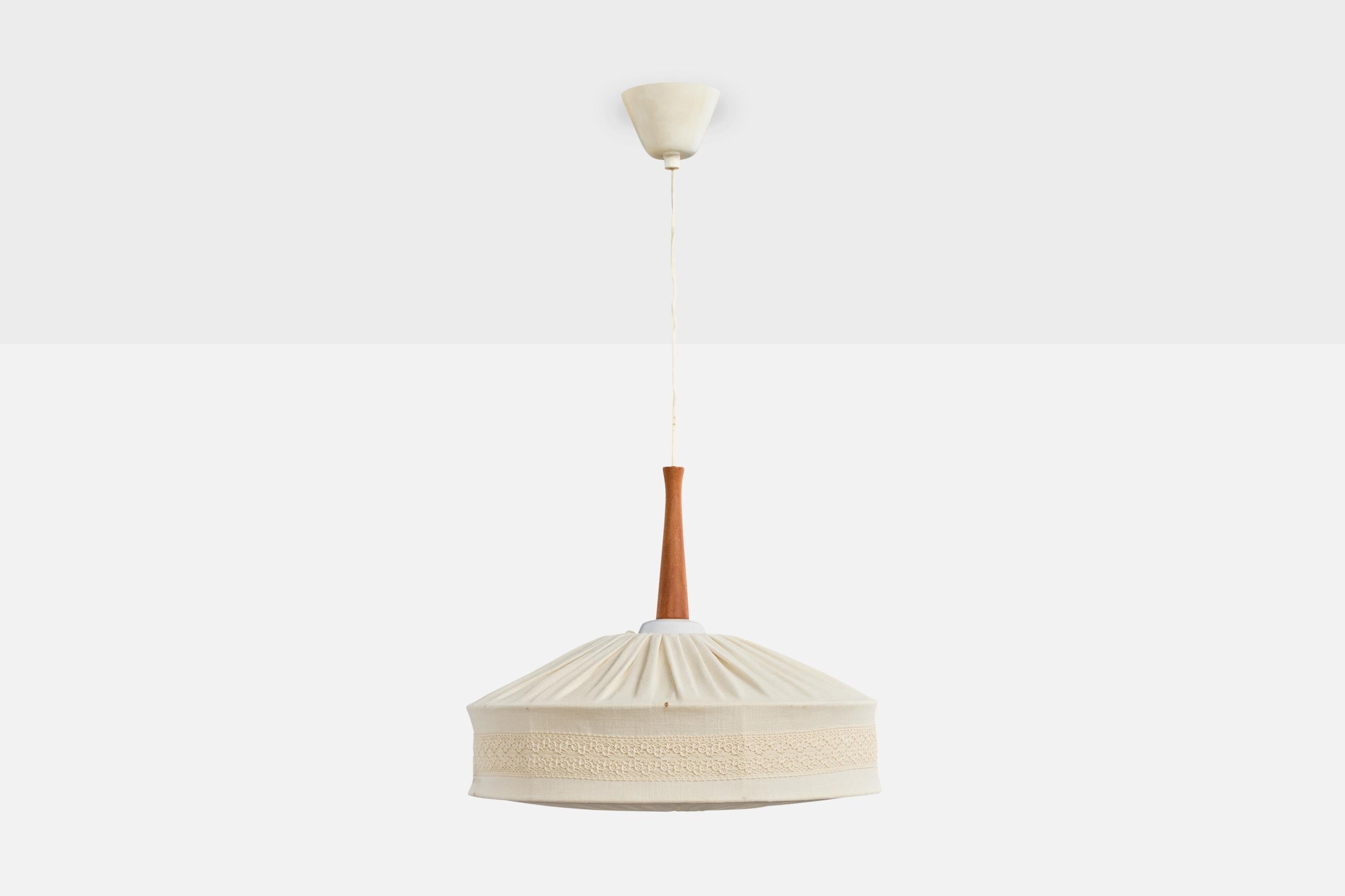 Mid-Century moderno Designer svedese, lampada a sospensione, tessuto, teak, Svezia, anni '1950 in vendita