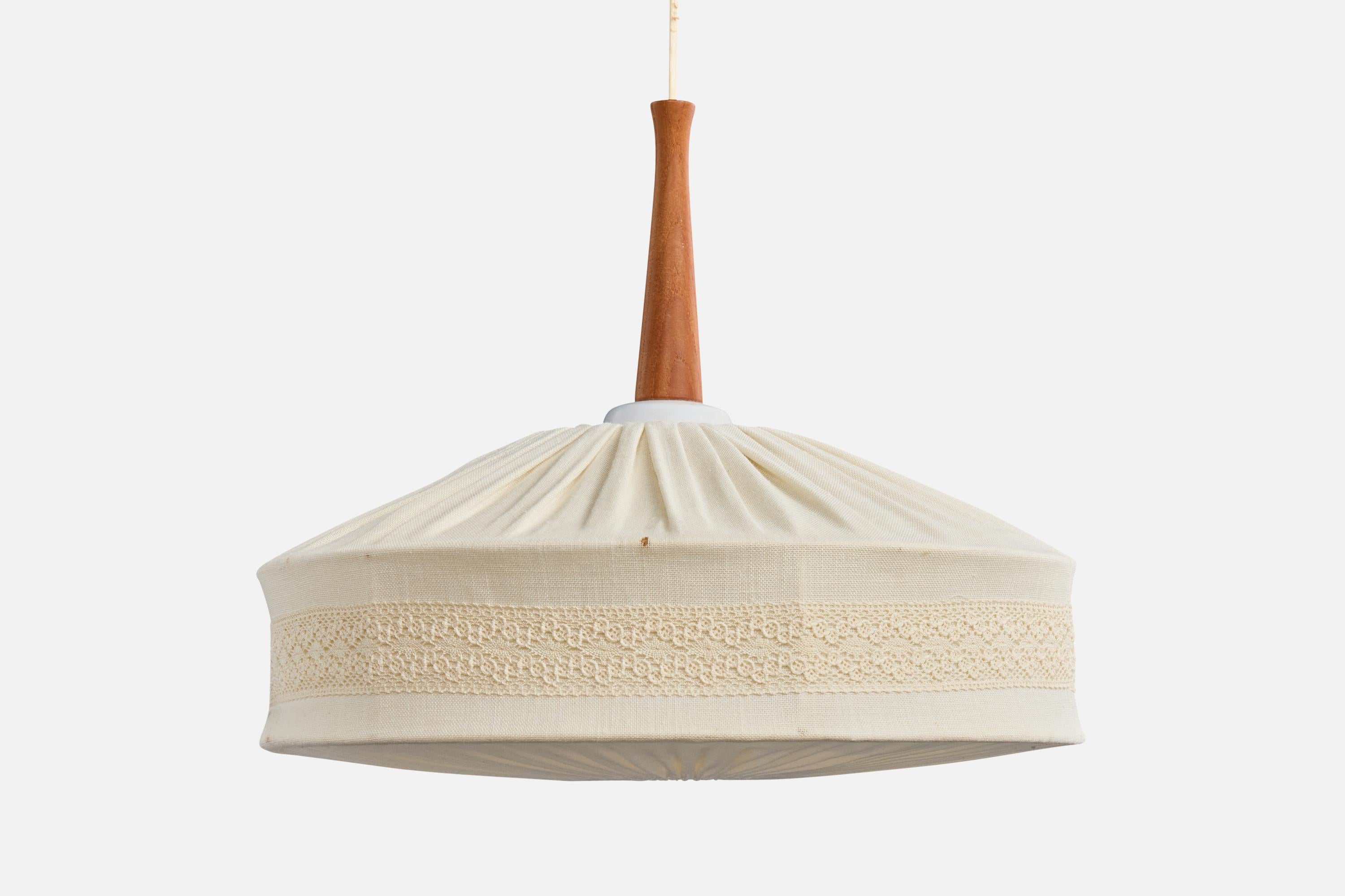 Designer svedese, lampada a sospensione, tessuto, teak, Svezia, anni '1950 In condizioni buone in vendita a High Point, NC