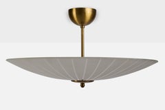 Designer svedese, lampada a sospensione, vetro, ottone, Svezia, anni '50