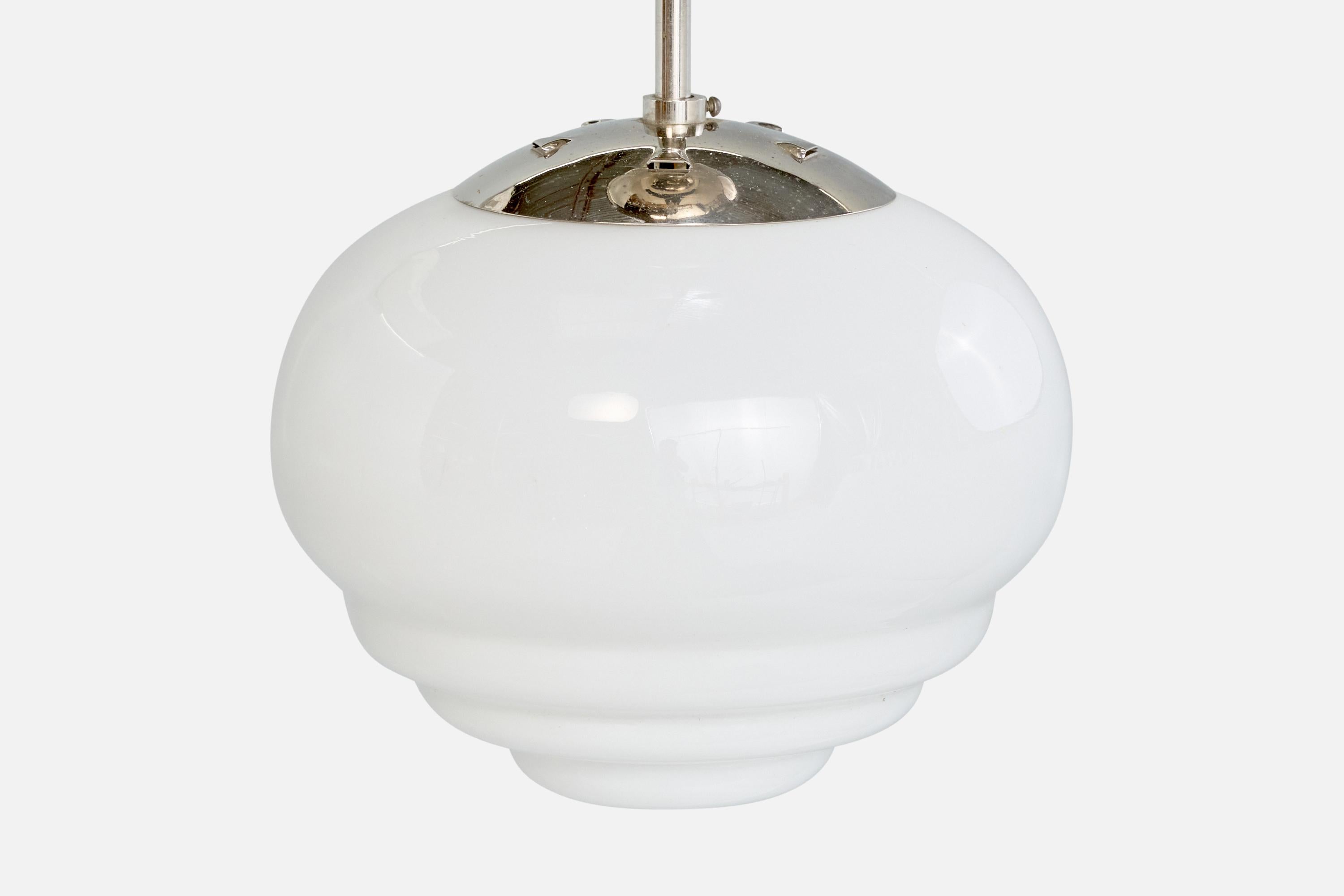 Designer svedese, lampada a sospensione, vetro, cromo, Svezia, anni '30 In condizioni buone in vendita a High Point, NC