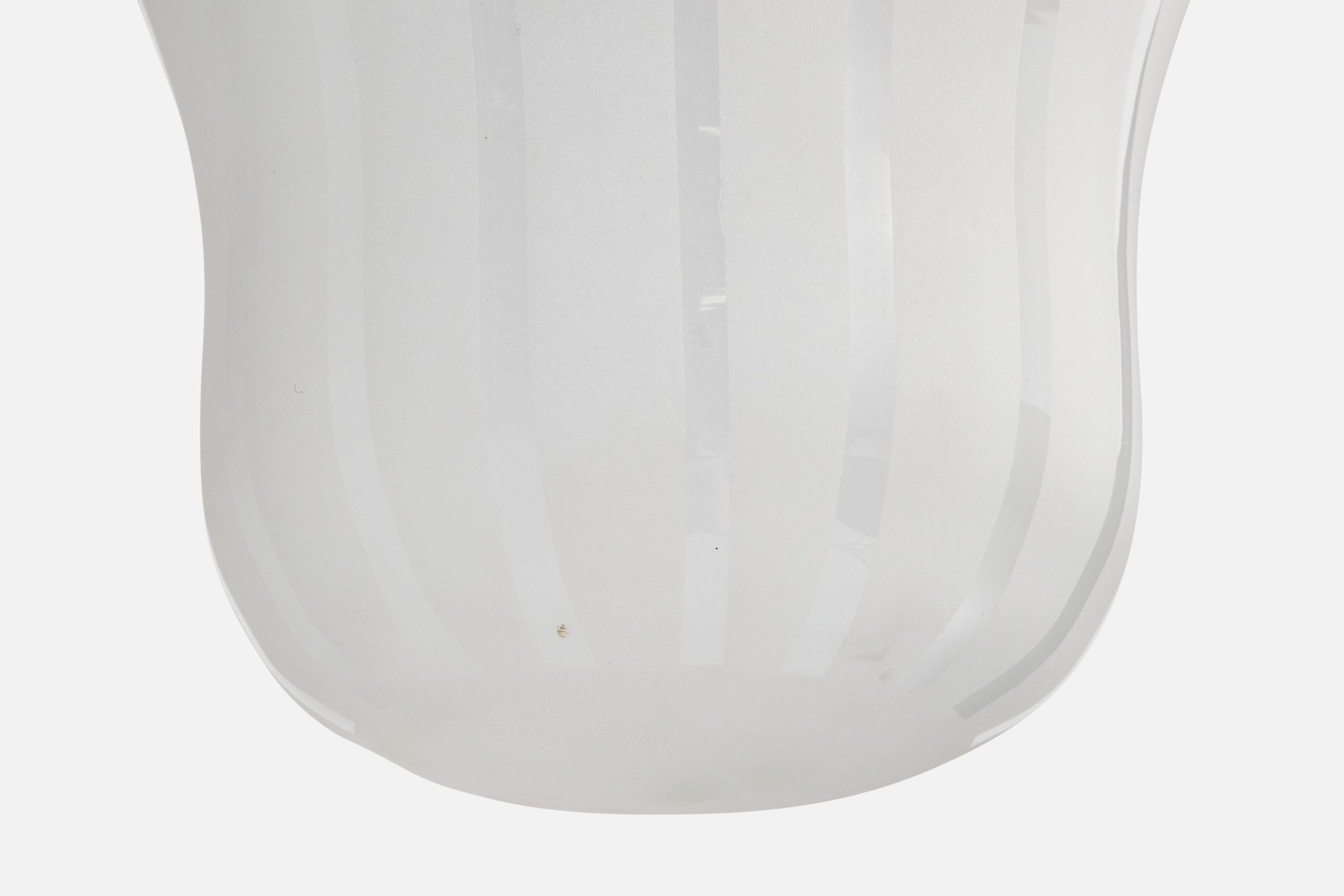 Metà XX secolo Designer svedese, lampada a sospensione, vetro, cromo, Svezia, anni '30 in vendita