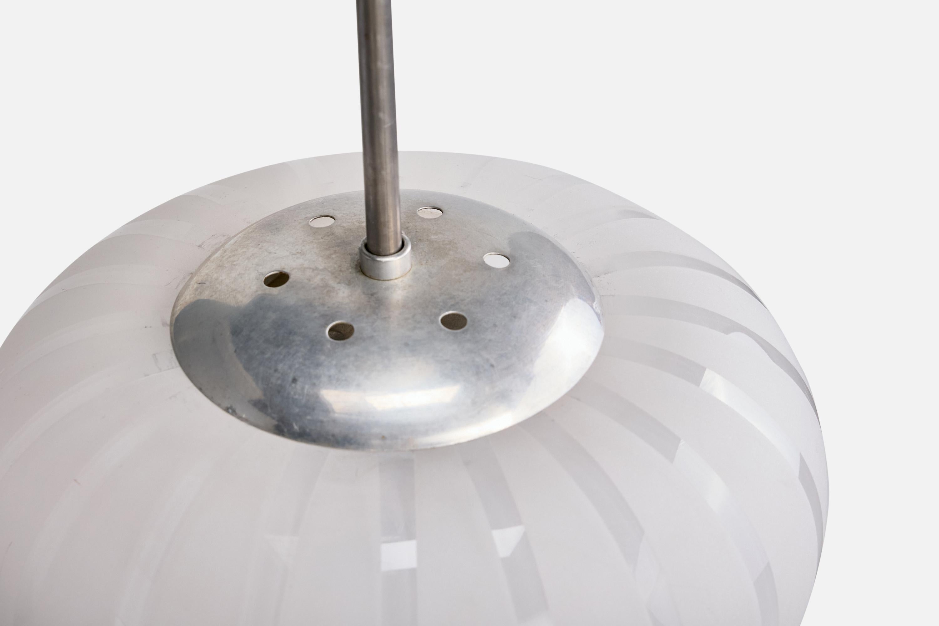 Metallo Designer svedese, lampada a sospensione, vetro, metallo, Svezia, anni '40 in vendita
