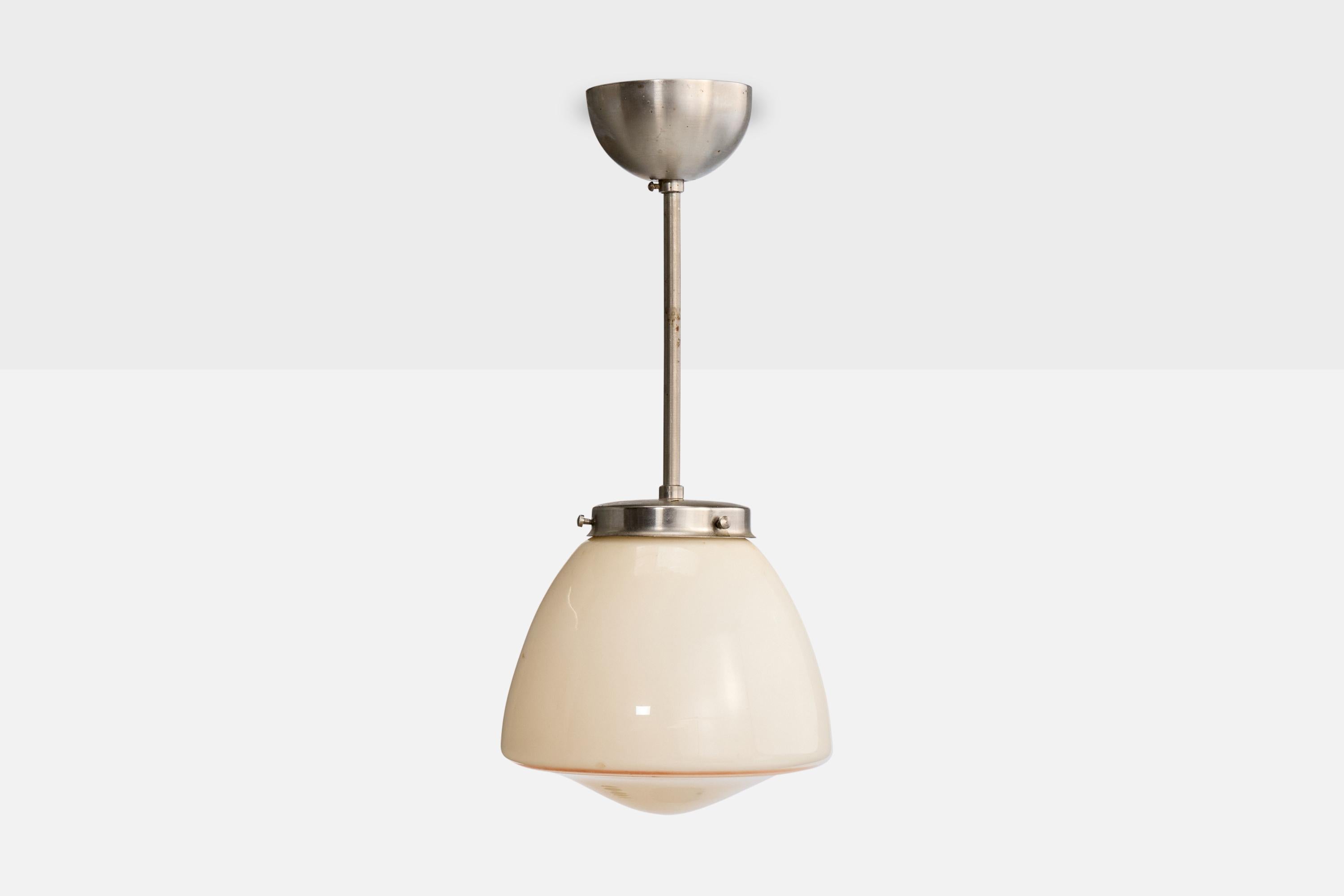 Scandinavo moderno Designer svedese, lampada a sospensione, vetro, nichel, Svezia, anni '30 in vendita