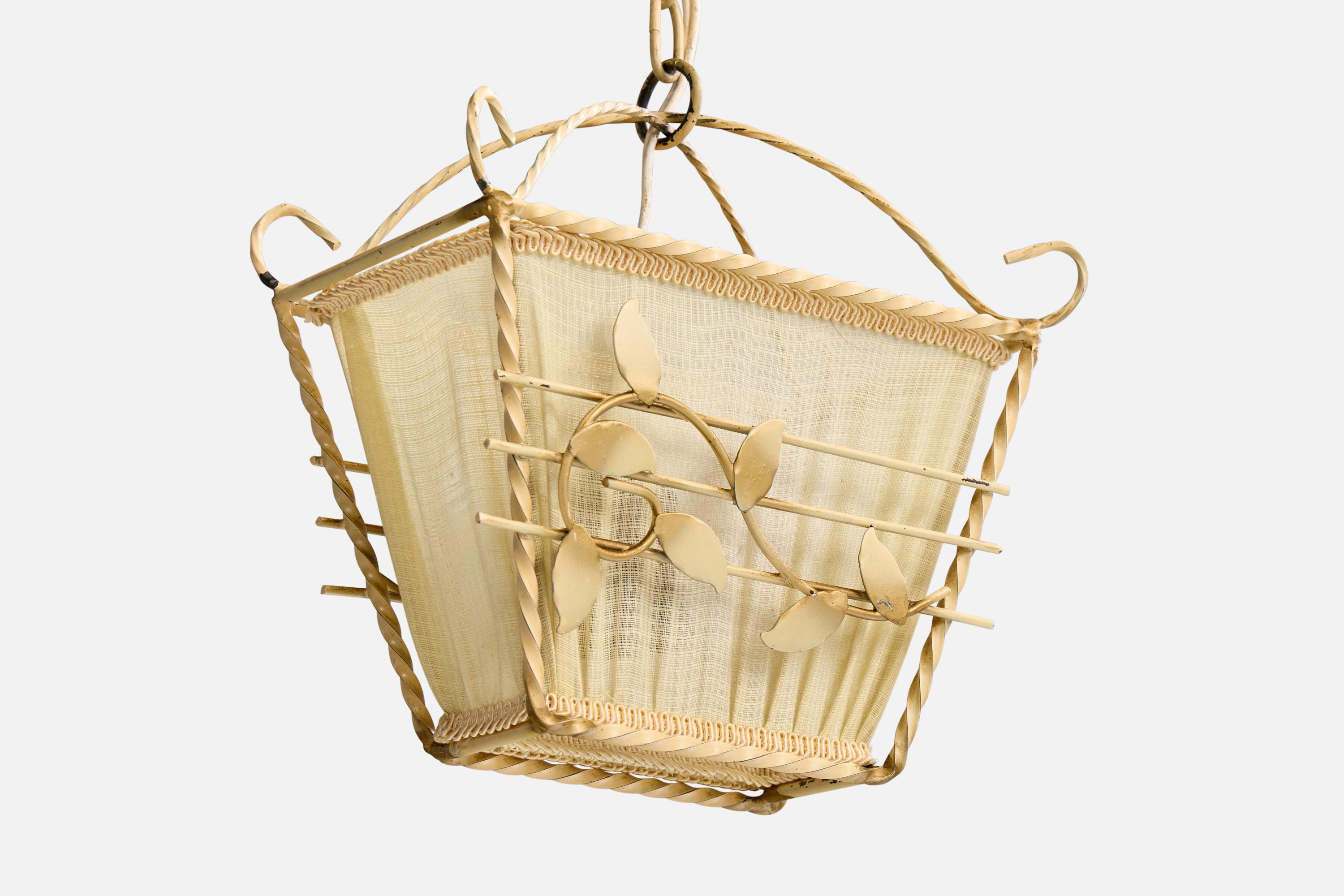 Designer svedese, lampada a sospensione, ferro, tessuto, Svezia, anni '40 In condizioni buone in vendita a High Point, NC