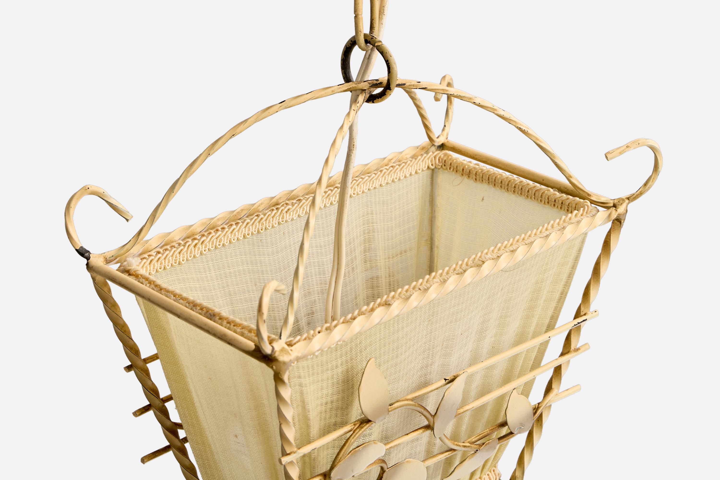 Tessuto Designer svedese, lampada a sospensione, ferro, tessuto, Svezia, anni '40 in vendita