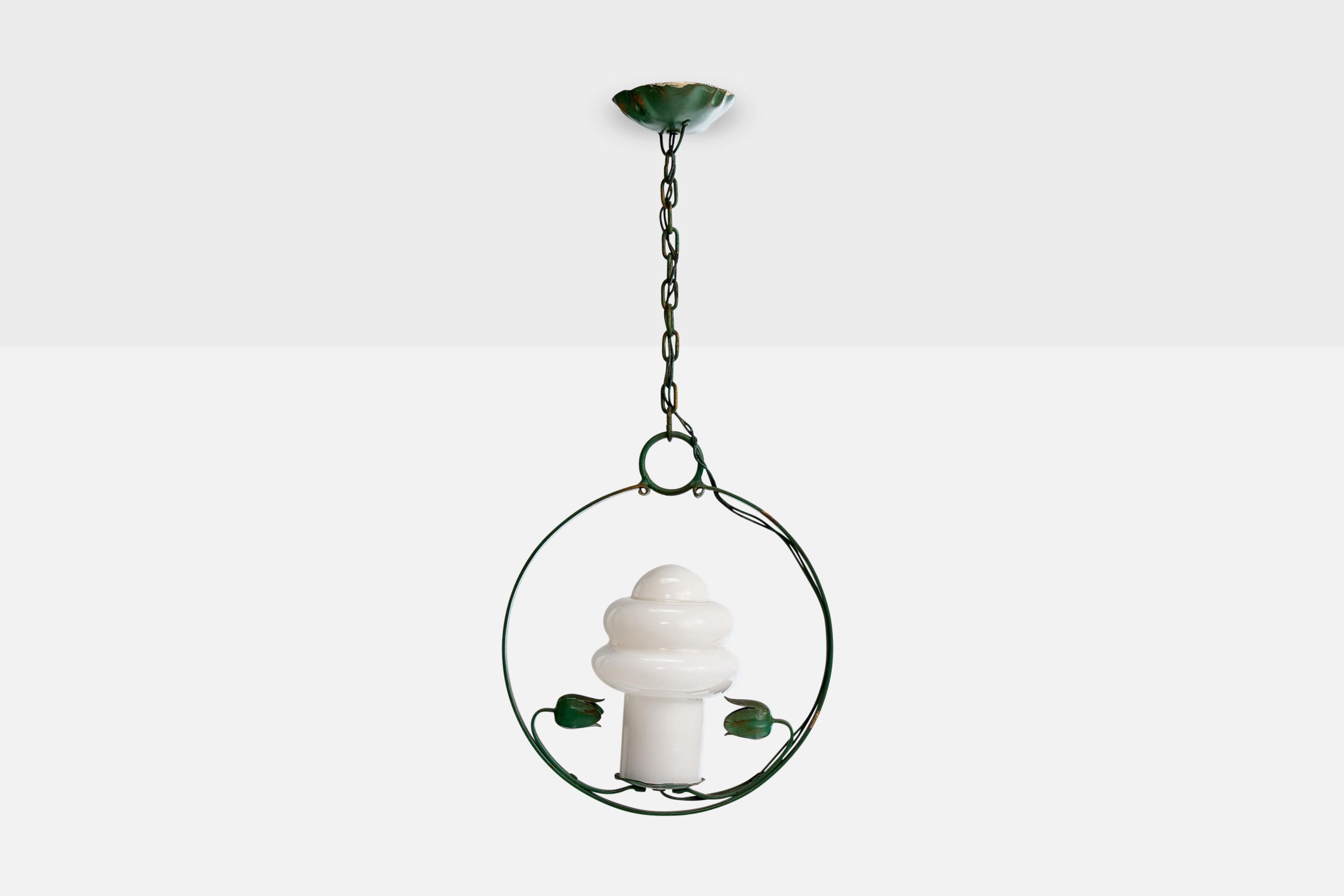 Scandinave moderne Designer suédois, lampe suspendue, fer, verre, Suède, années 1940 en vente