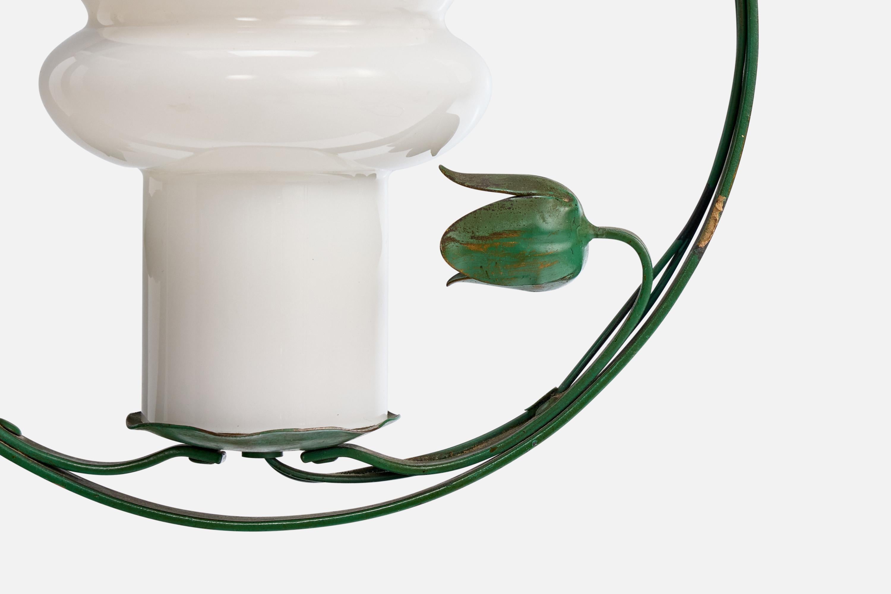 Milieu du XXe siècle Designer suédois, lampe suspendue, fer, verre, Suède, années 1940 en vente