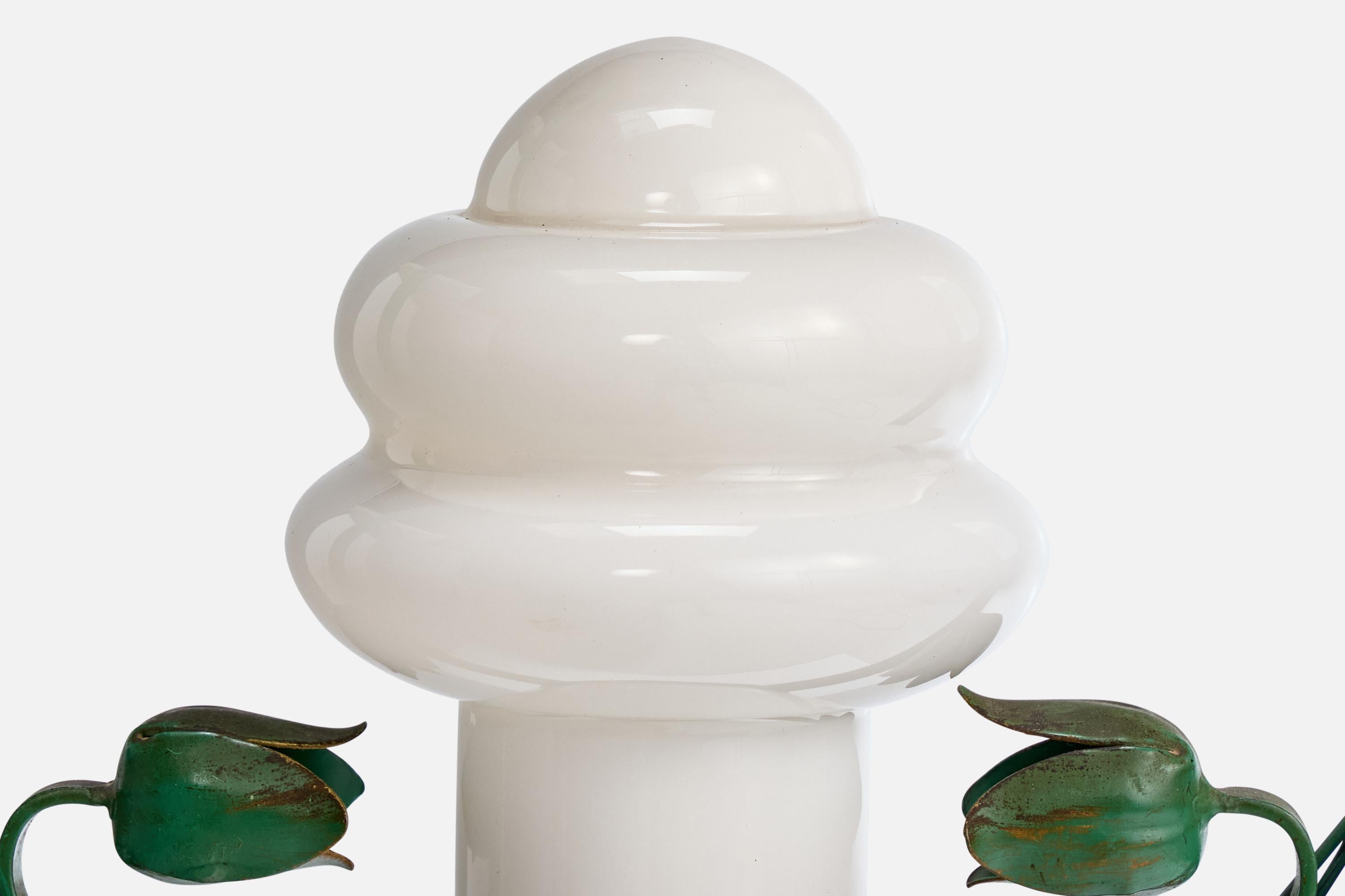 Verre Designer suédois, lampe suspendue, fer, verre, Suède, années 1940 en vente