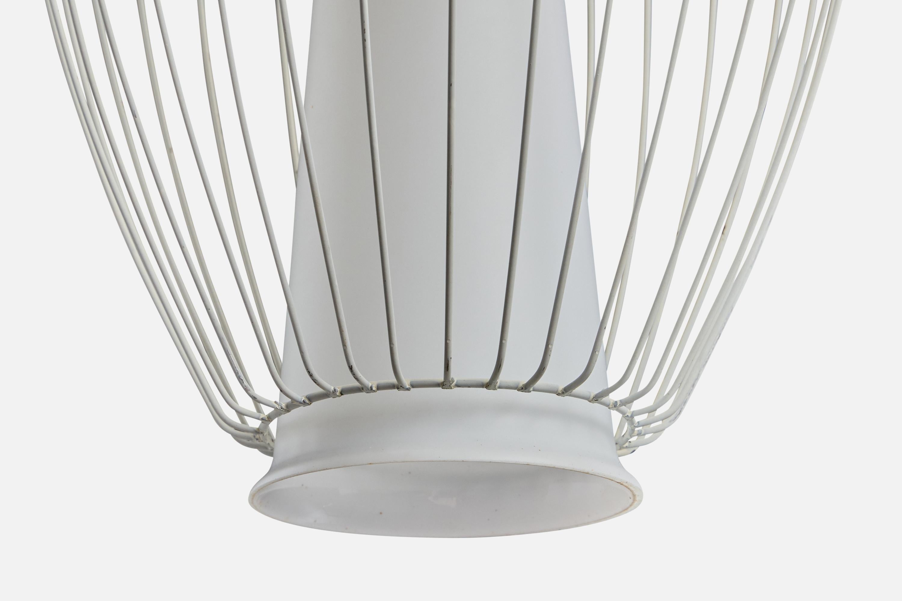 Milieu du XXe siècle Design/One Light, métal, verre, Suède, années 1950 en vente