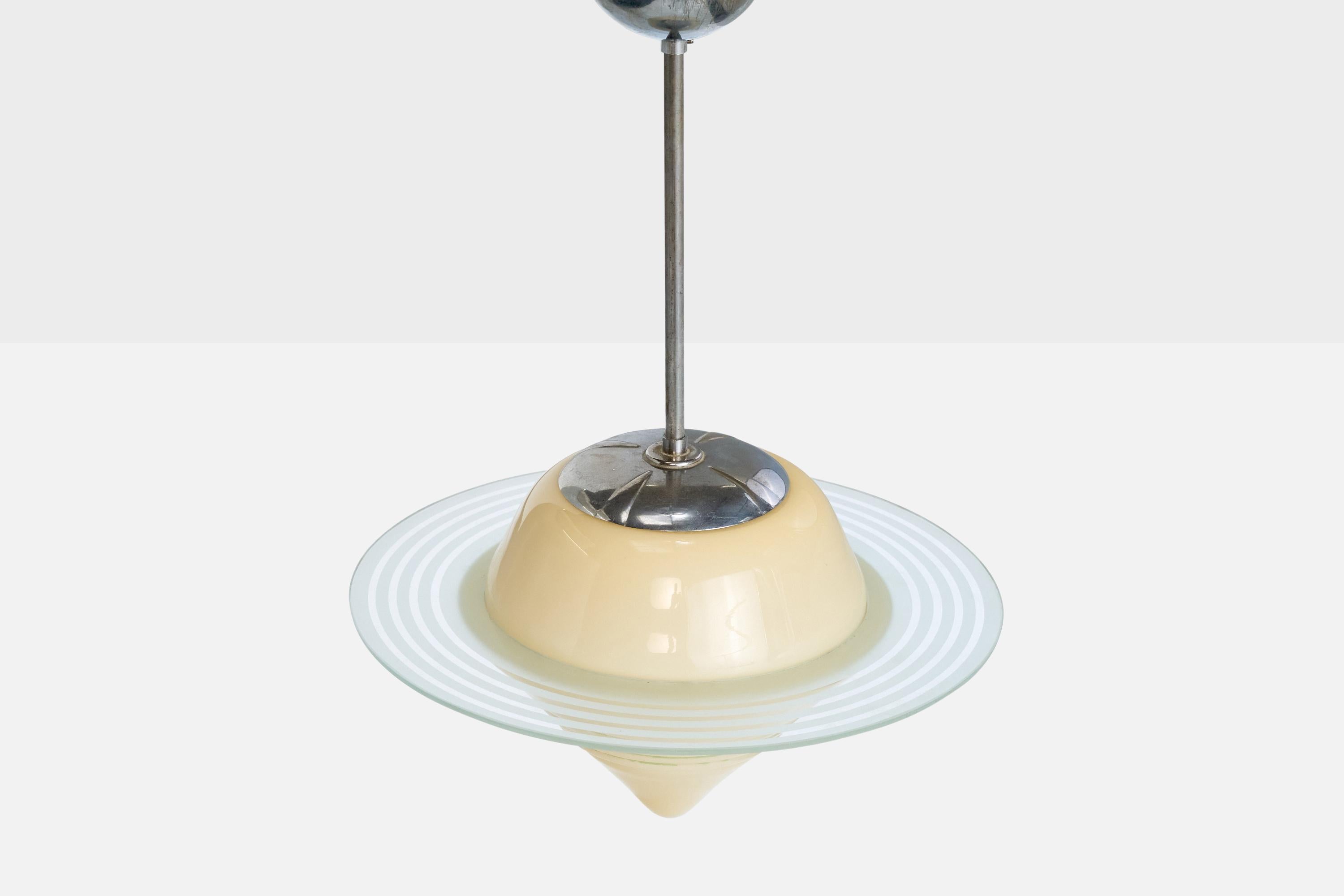 Designer svedese, lampada a sospensione, nichel, vetro, Svezia, anni '1930 In condizioni buone in vendita a High Point, NC
