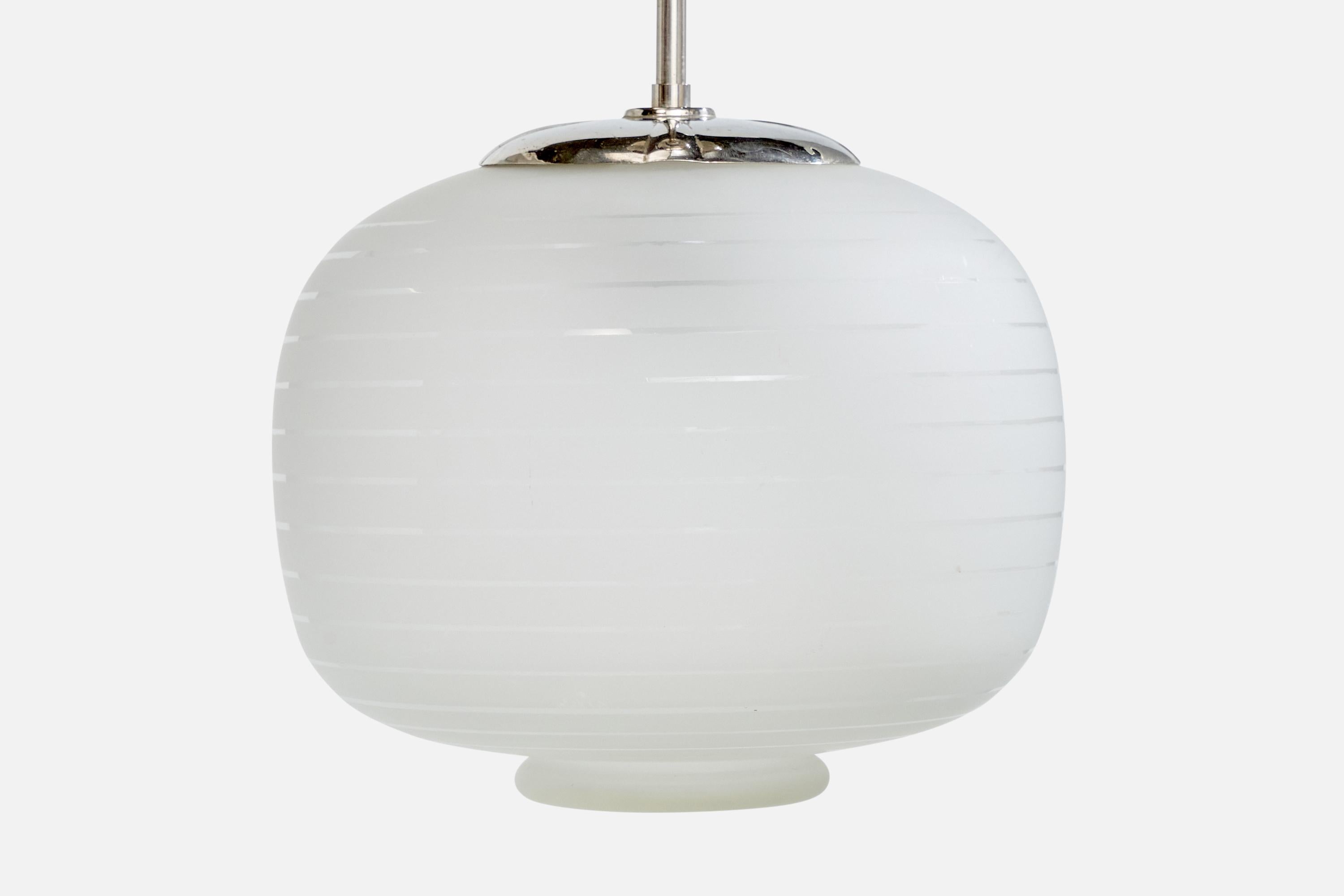 Designer svedese, lampada a sospensione, nichel, vetro, Svezia, anni '1930 In condizioni buone in vendita a High Point, NC
