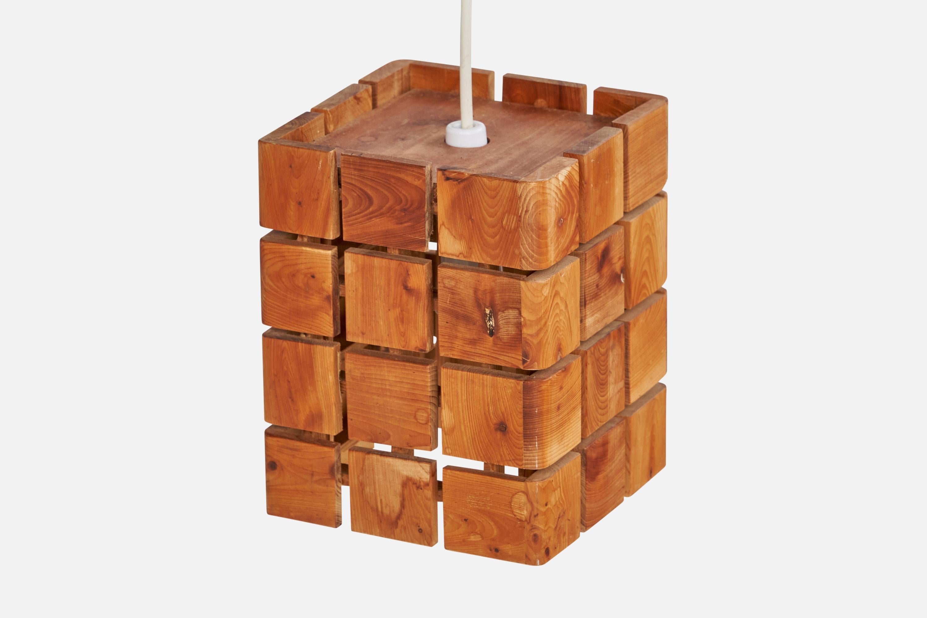 Metà XX secolo Designer svedese, lampada a sospensione, pino, Svezia, anni '1960 in vendita