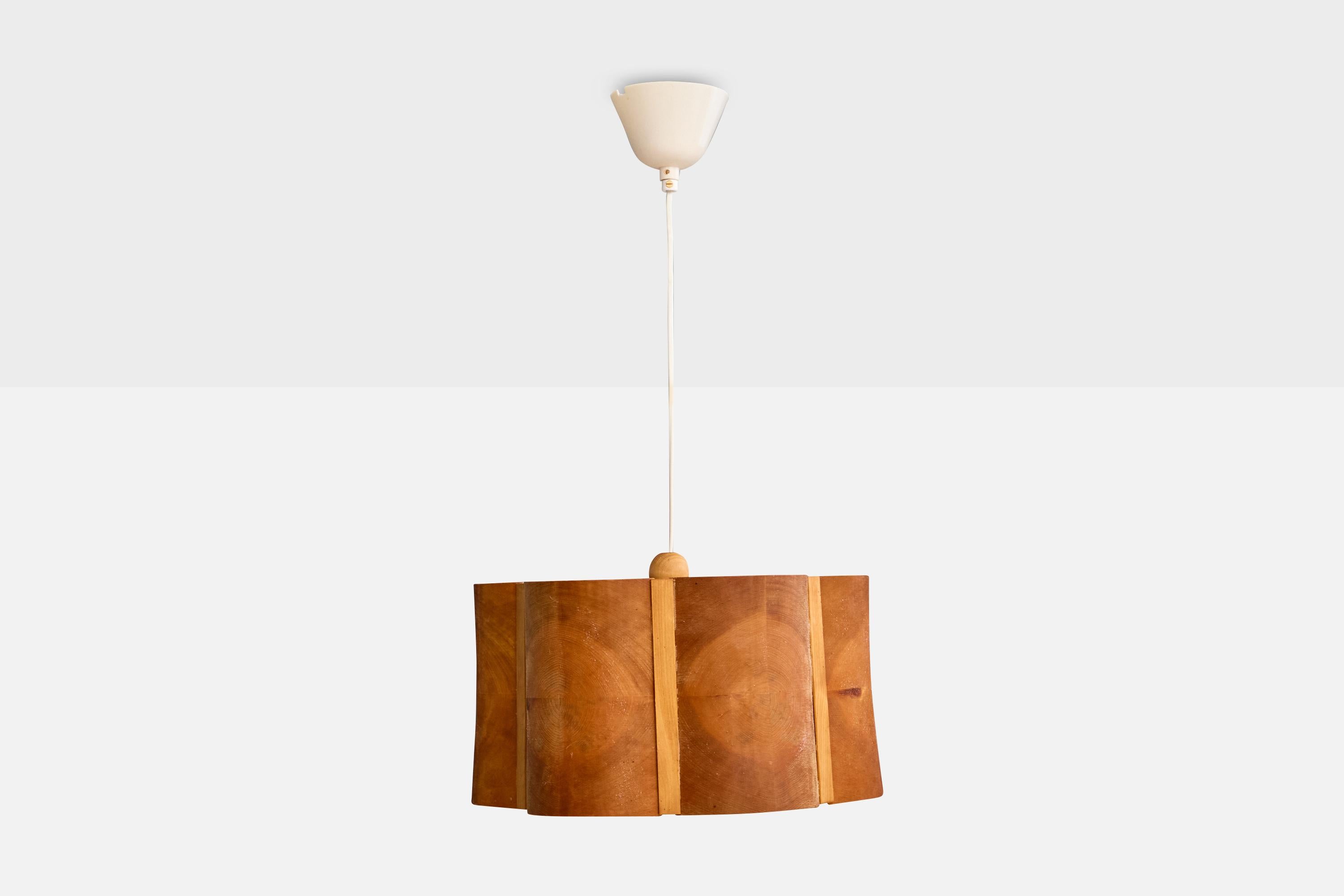 Mid-Century moderno Designer svedese, lampada a sospensione, pino, Svezia, anni '70 in vendita