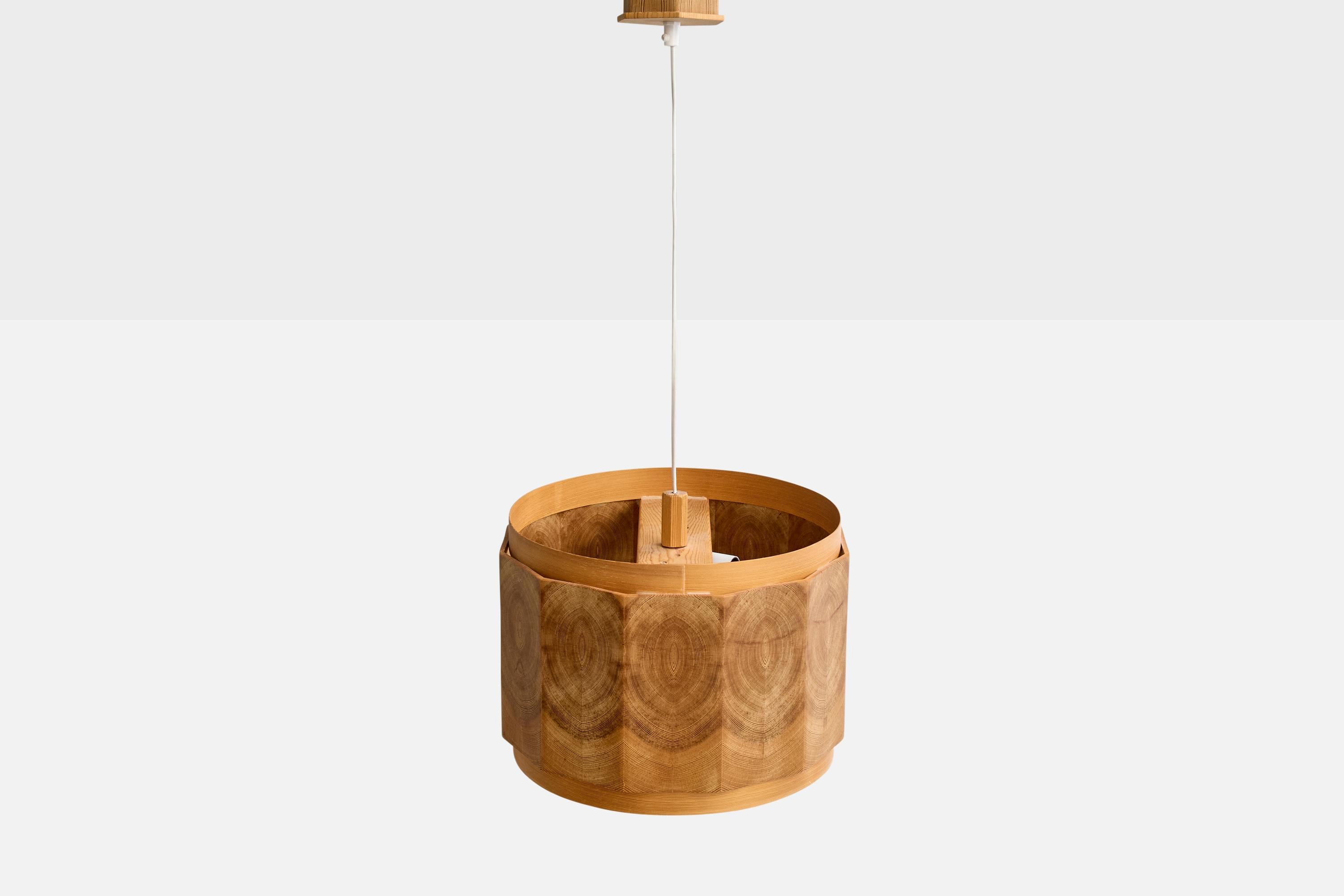 Suédois Designer suédois, lampe suspendue, pin, Suède, années 1970 en vente