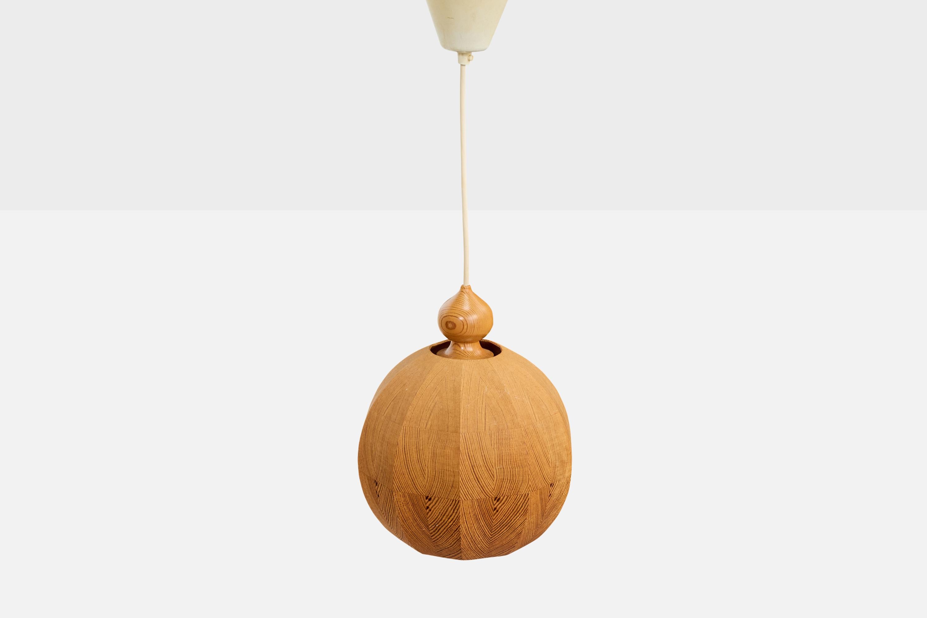 Swedish Designer, Pendant Light, Pine, Sweden, 1970s In Good Condition For Sale In High Point, NC