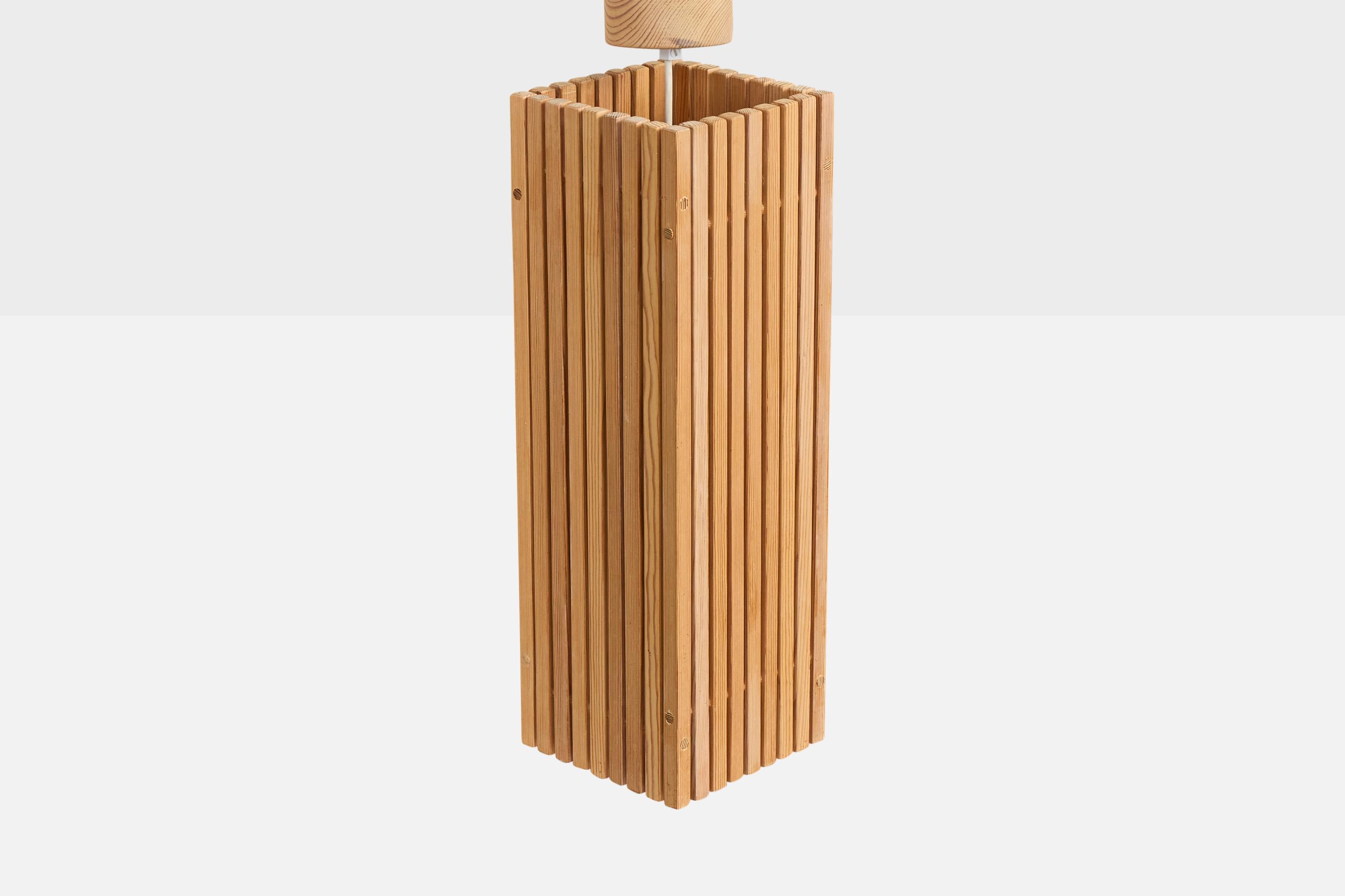 Suédois Designer suédois, lampe suspendue, pin, Suède, années 1970 en vente