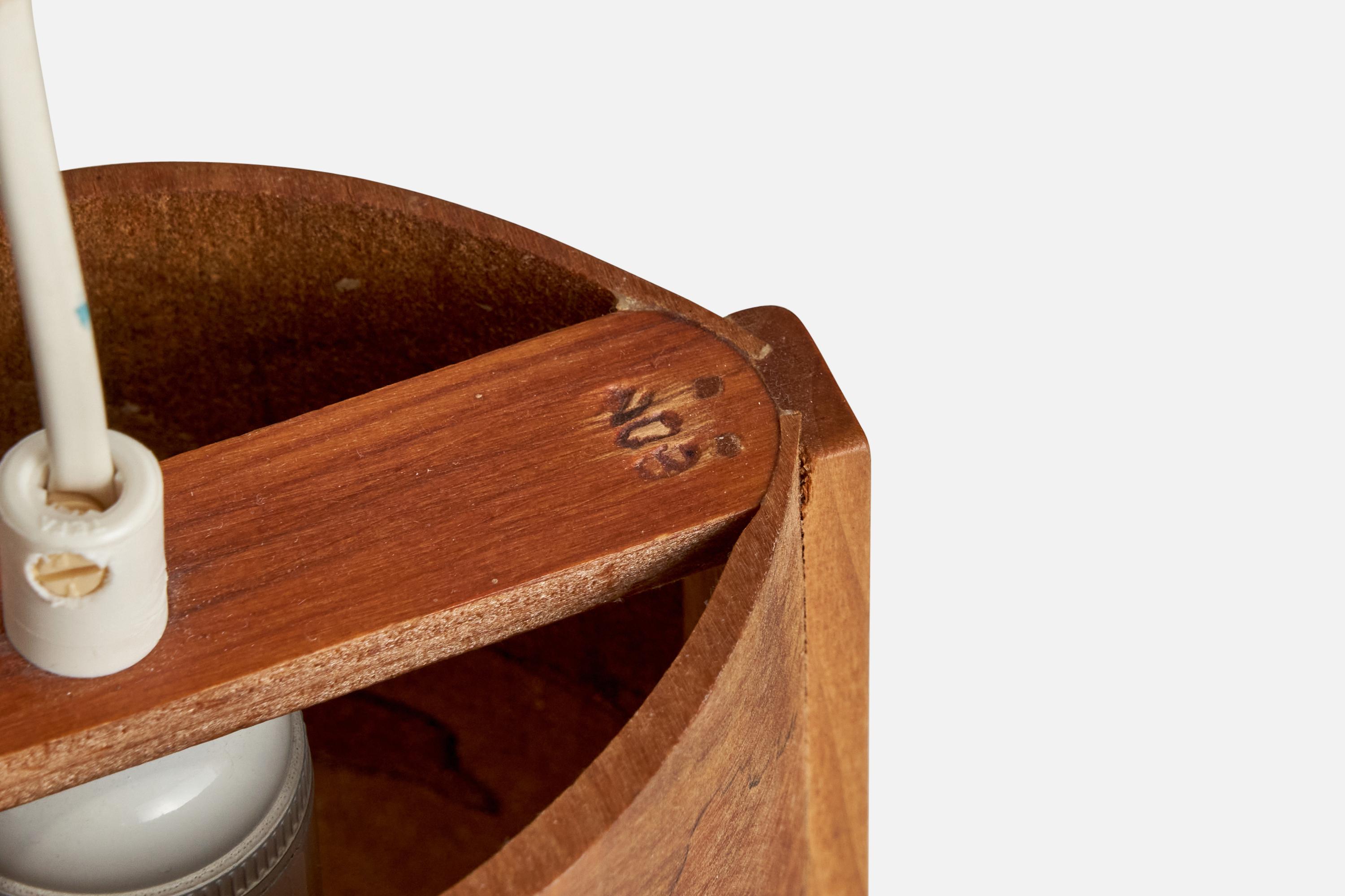Designer suédois, lampe suspendue, pin, Suède, années 1970 en vente 1