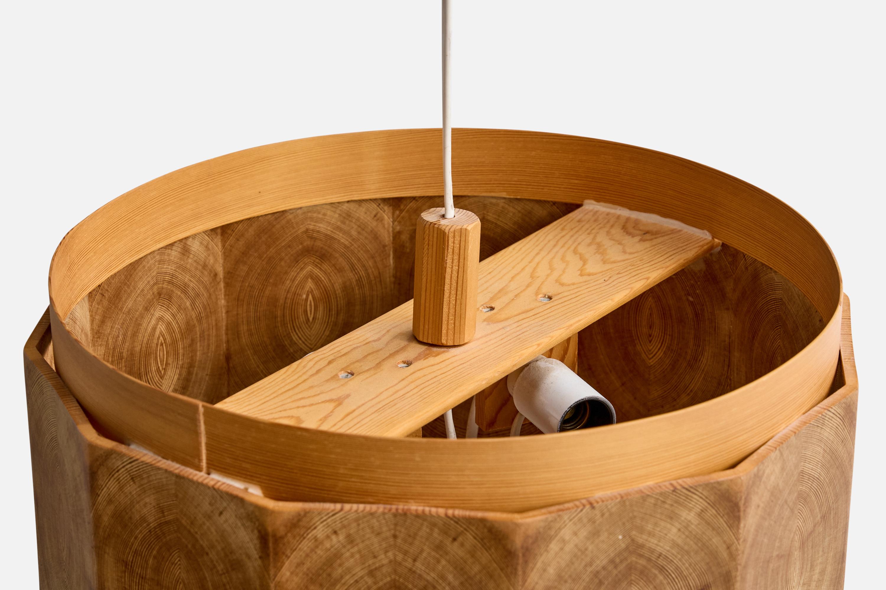Designer suédois, lampe suspendue, pin, Suède, années 1970 en vente 1