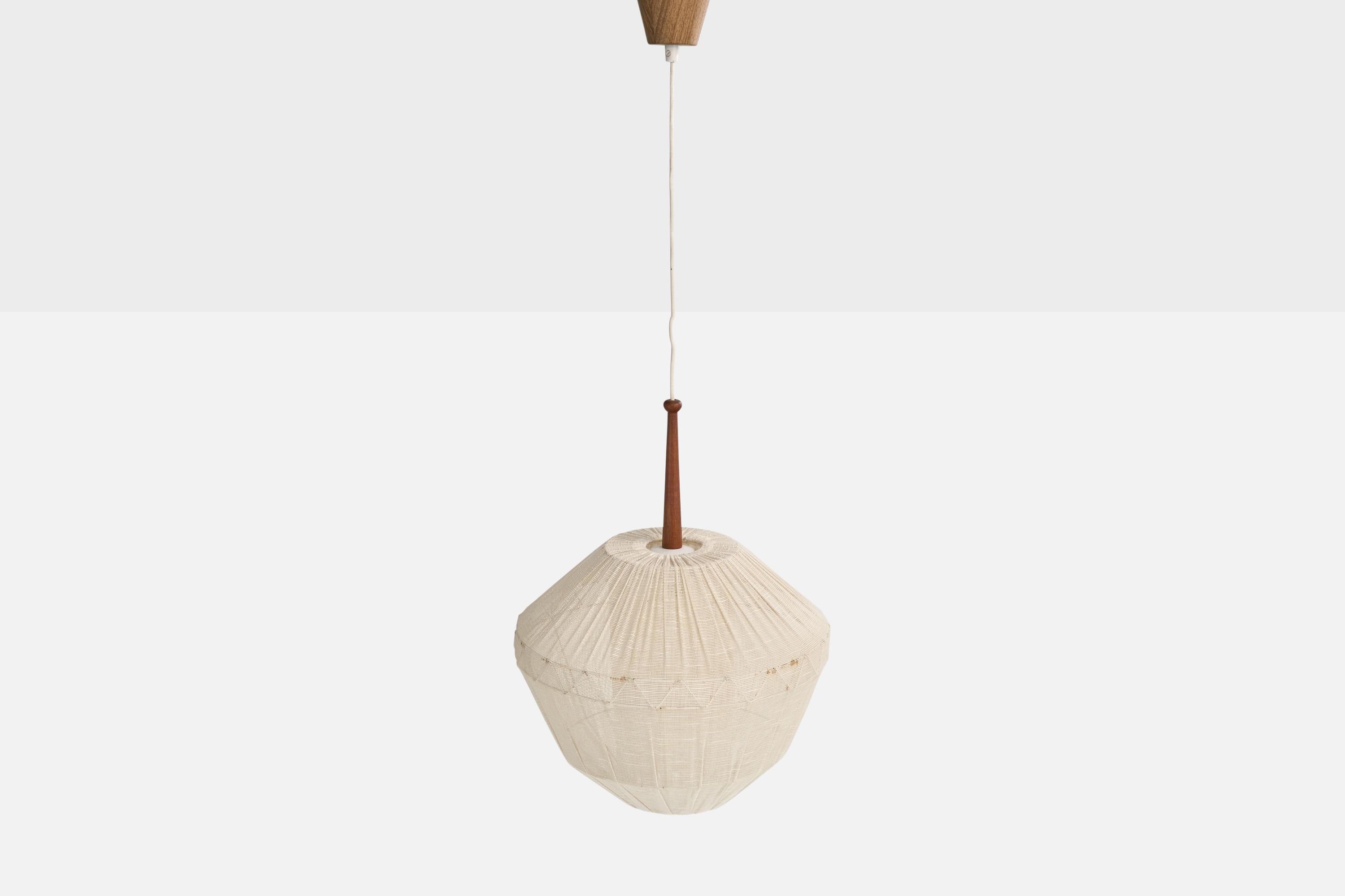Schwedische Designerin, Pendelleuchte, Teakholz, Stoff, Metall, Schweden, 1950er Jahre (Mitte des 20. Jahrhunderts) im Angebot