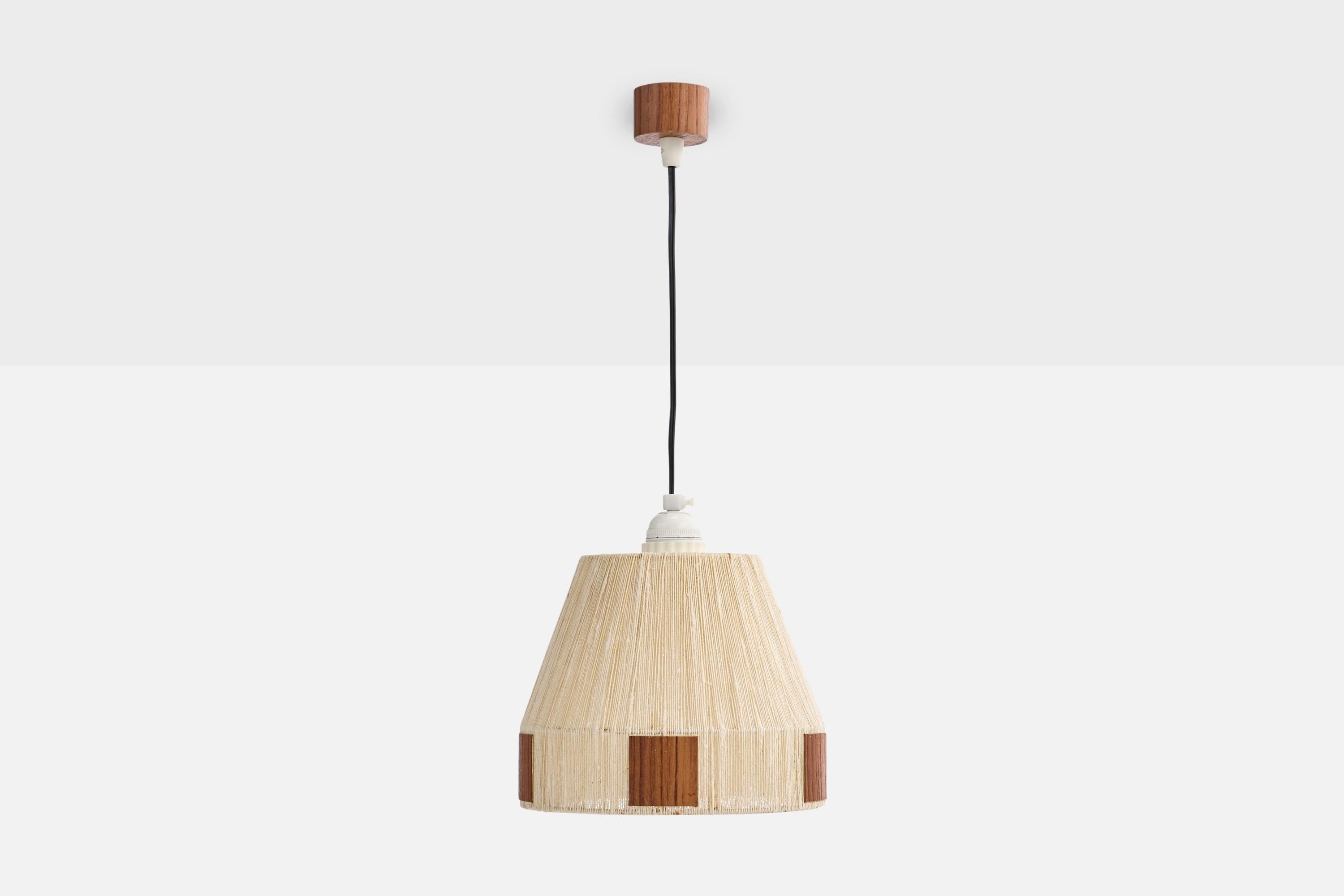 Mid-Century Modern Design/One Light, Wood, Fabrice, Suède, années 1950 en vente