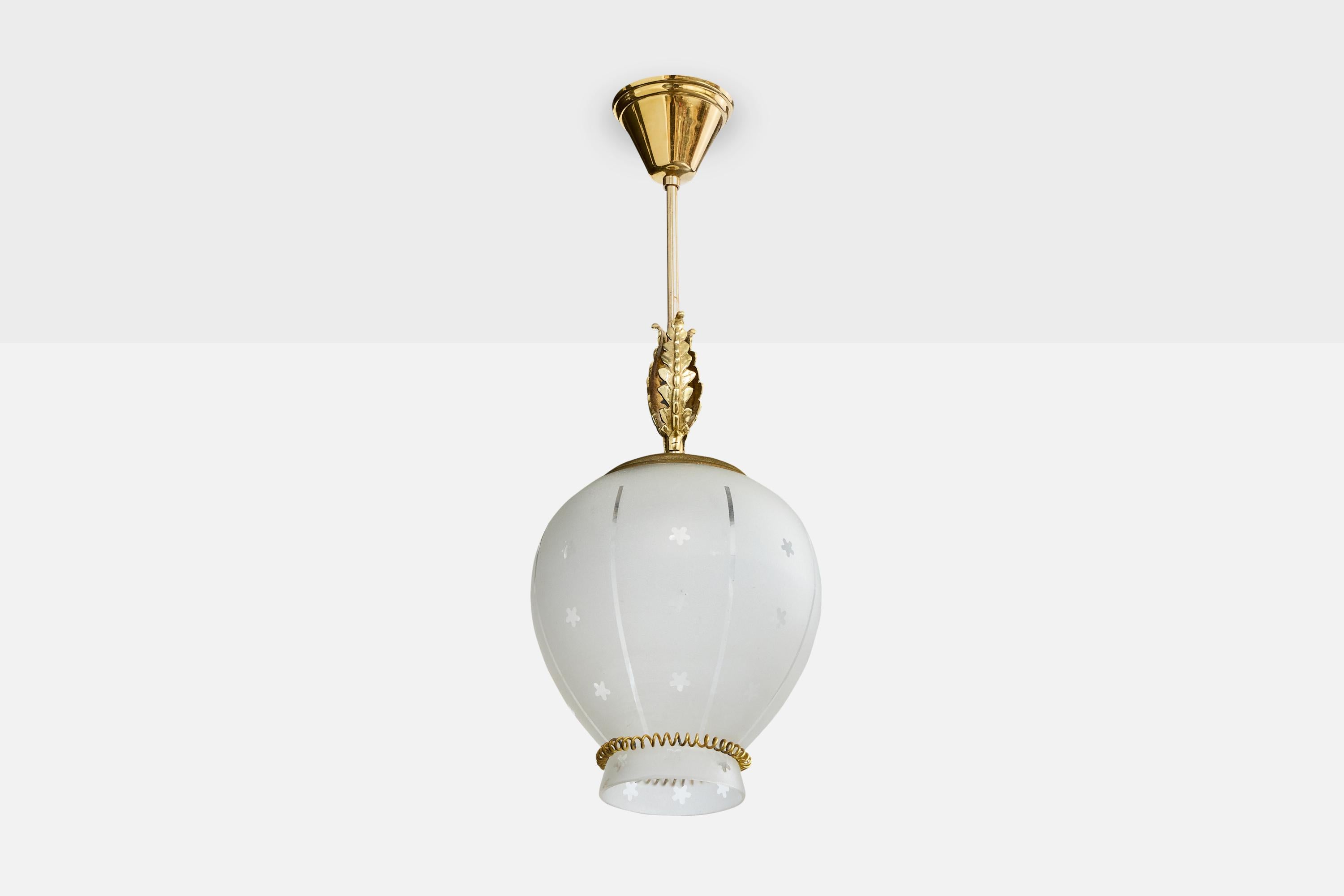 Svedese Designer svedese, lampade a sospensione, ottone, vetro, Svezia, anni '40 in vendita