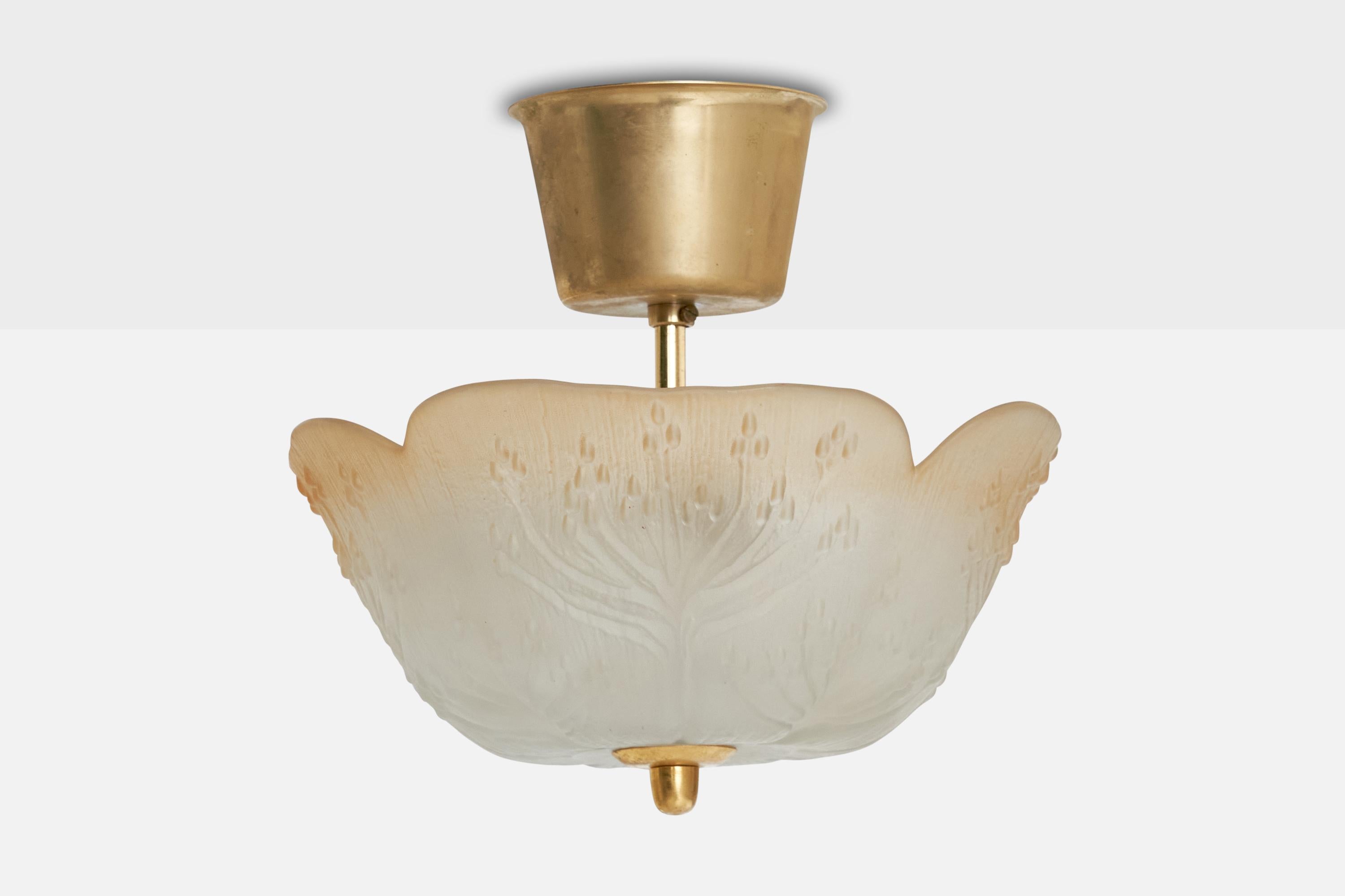 Schwedischer Designer, Pendelleuchten, Messing, Glas, Schweden, 1950er Jahre im Zustand „Gut“ in High Point, NC