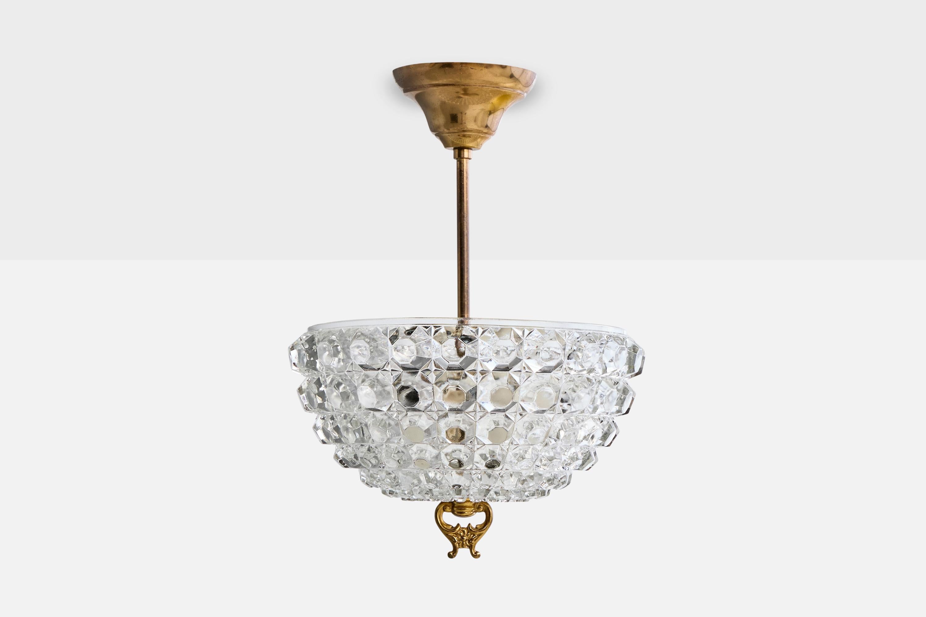 Diseñador sueco, lámparas colgantes, latón, cristal, Suecia, años 60 en Bueno estado para la venta en High Point, NC