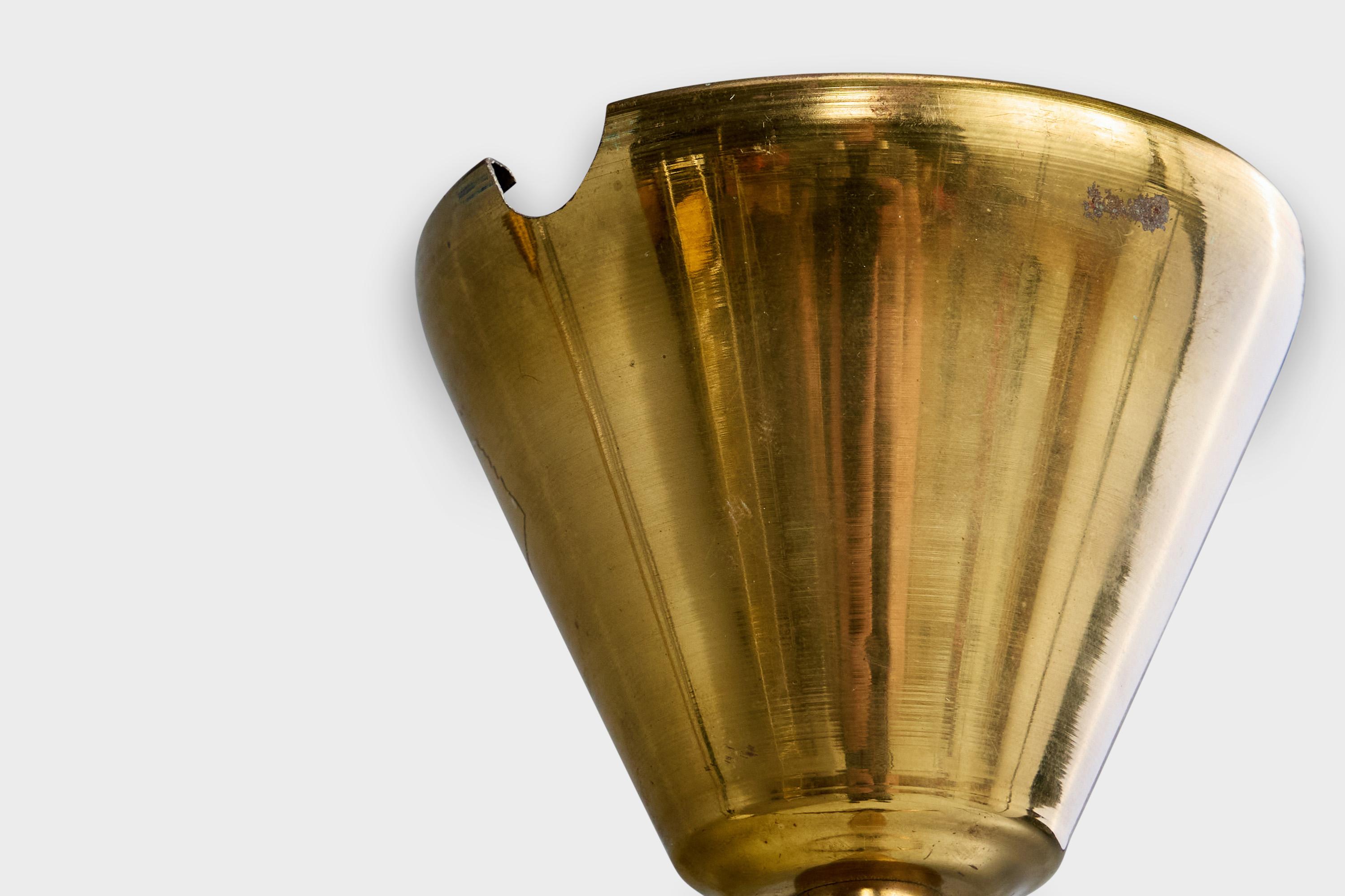 Suédois Design/One, lampes de suspension, laiton, teck, verre, Suède, années 1950 en vente