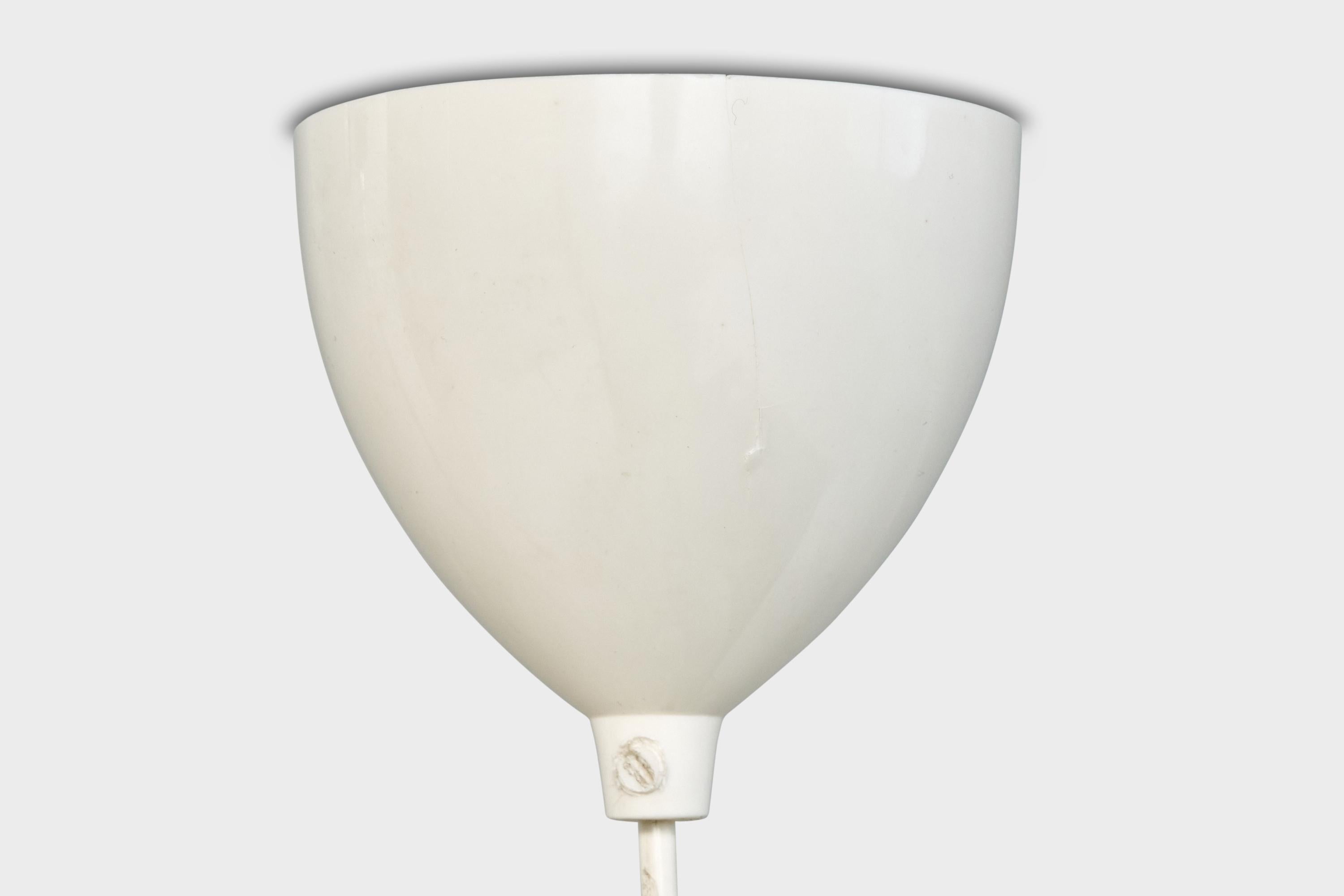 Metà XX secolo Designer svedese, lampade a sospensione, teak, tessuto, Svezia, anni '60 in vendita
