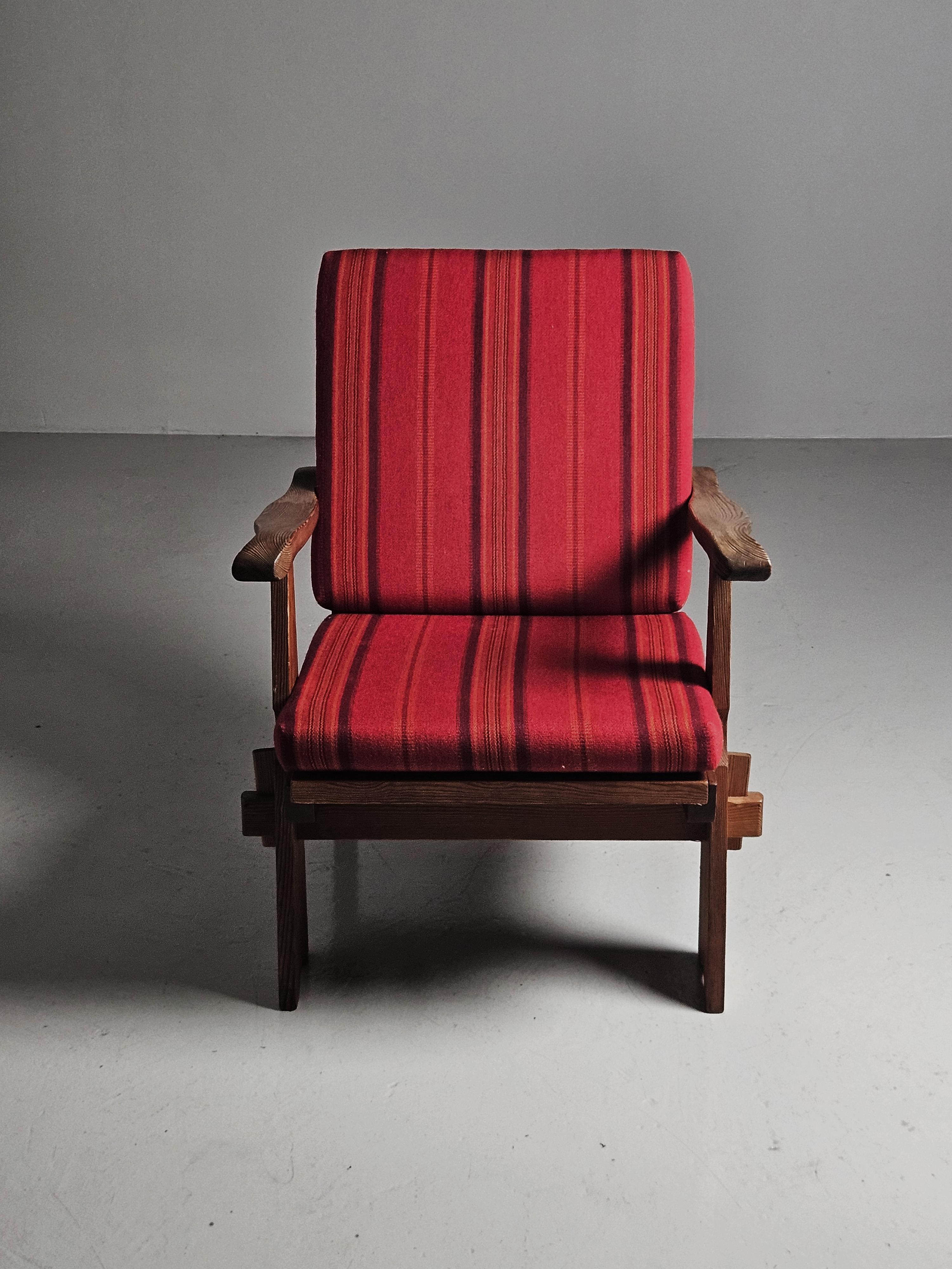 Chaise longue en pin de designer suédois du milieu du 20ème siècle. Bon état - En vente à Eskilstuna, SE