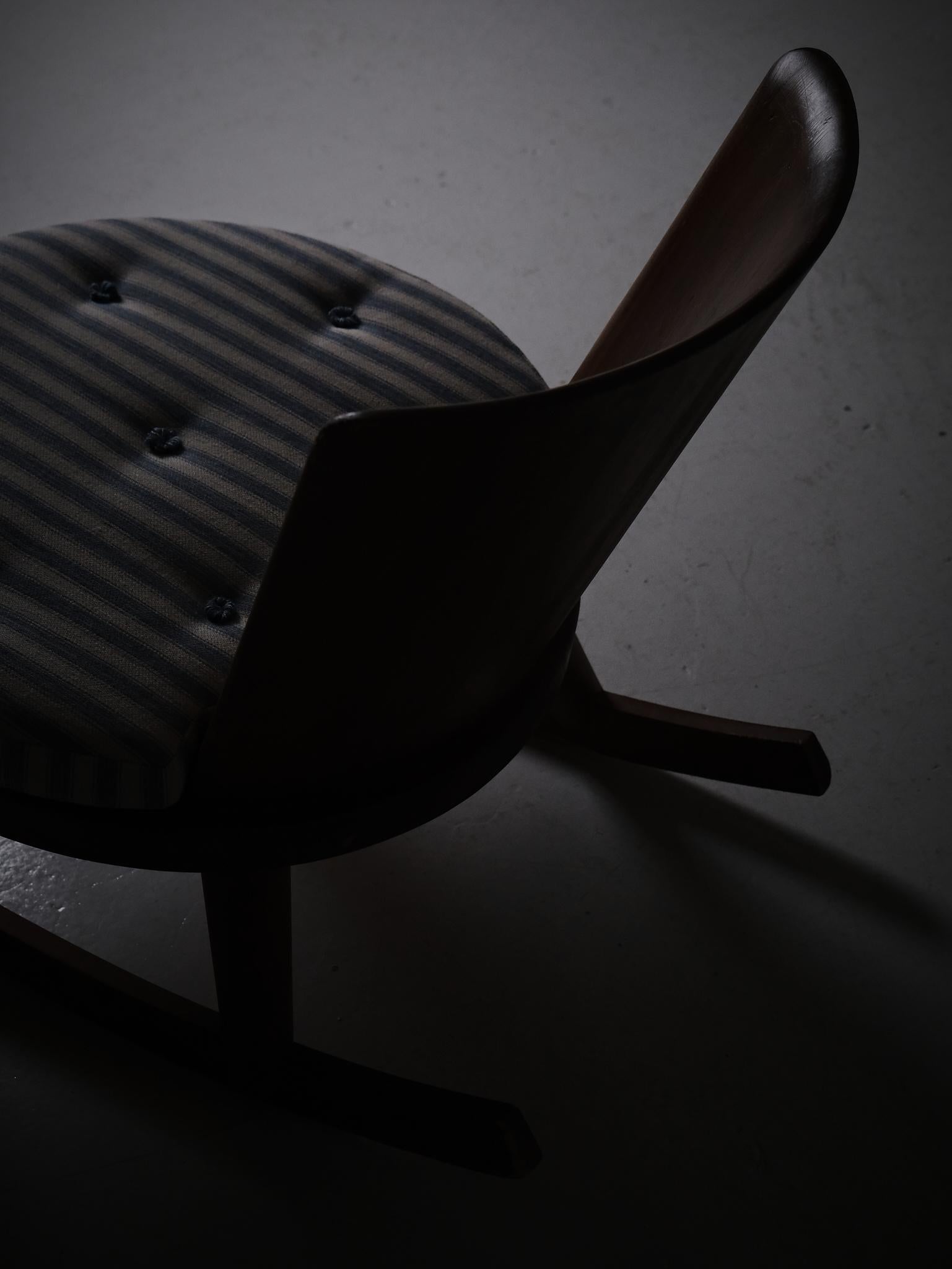 Fauteuil à bascule en pin, design suédois, Steneby Hemslöjdsförening, années 1930 en vente 6