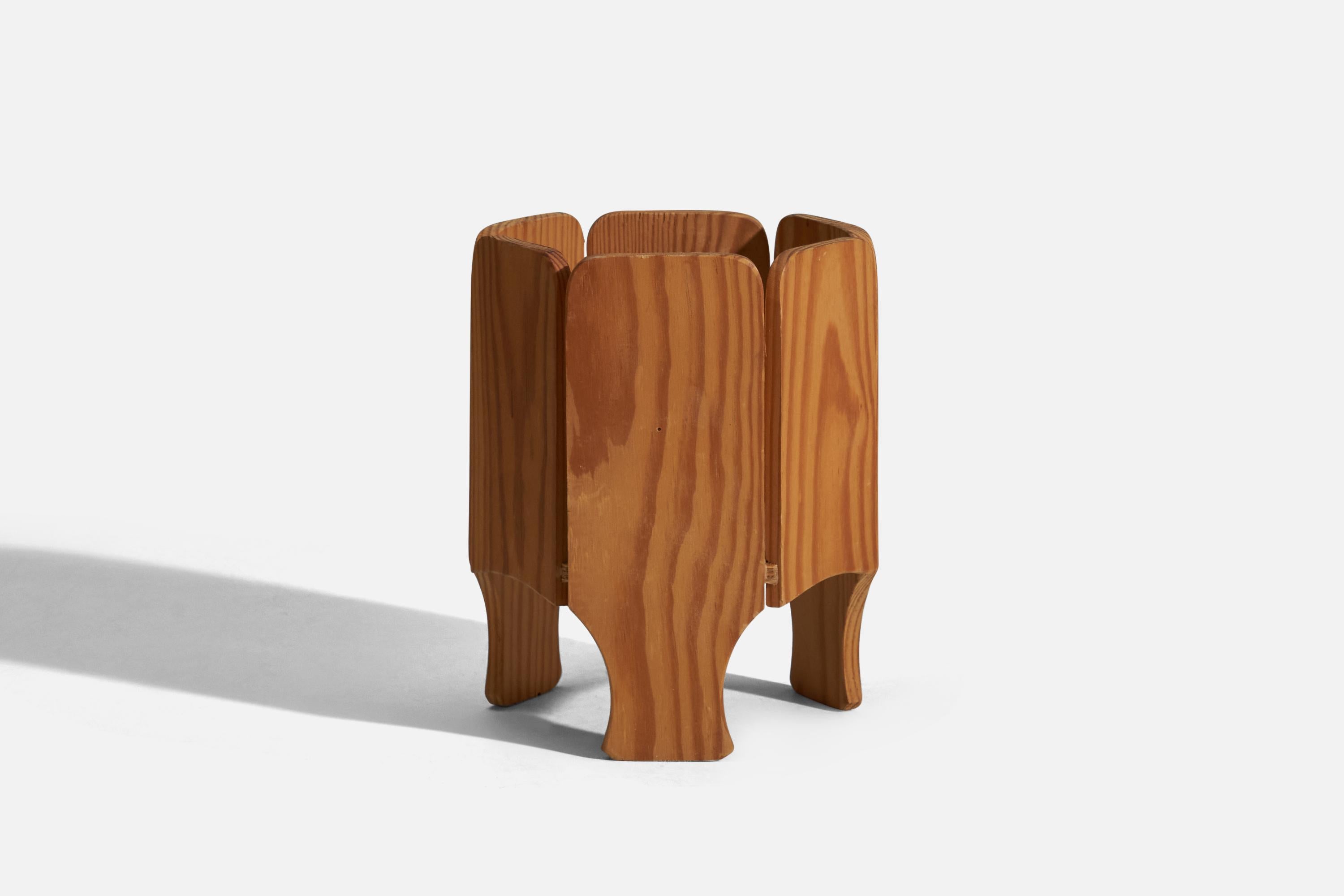 A pine plant holder designed and produced in Sweden, 1970s.