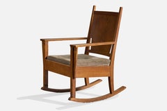 Schwedischer Designer, Schaukelstuhl, Eiche, Stoff, Schweden, um 1900