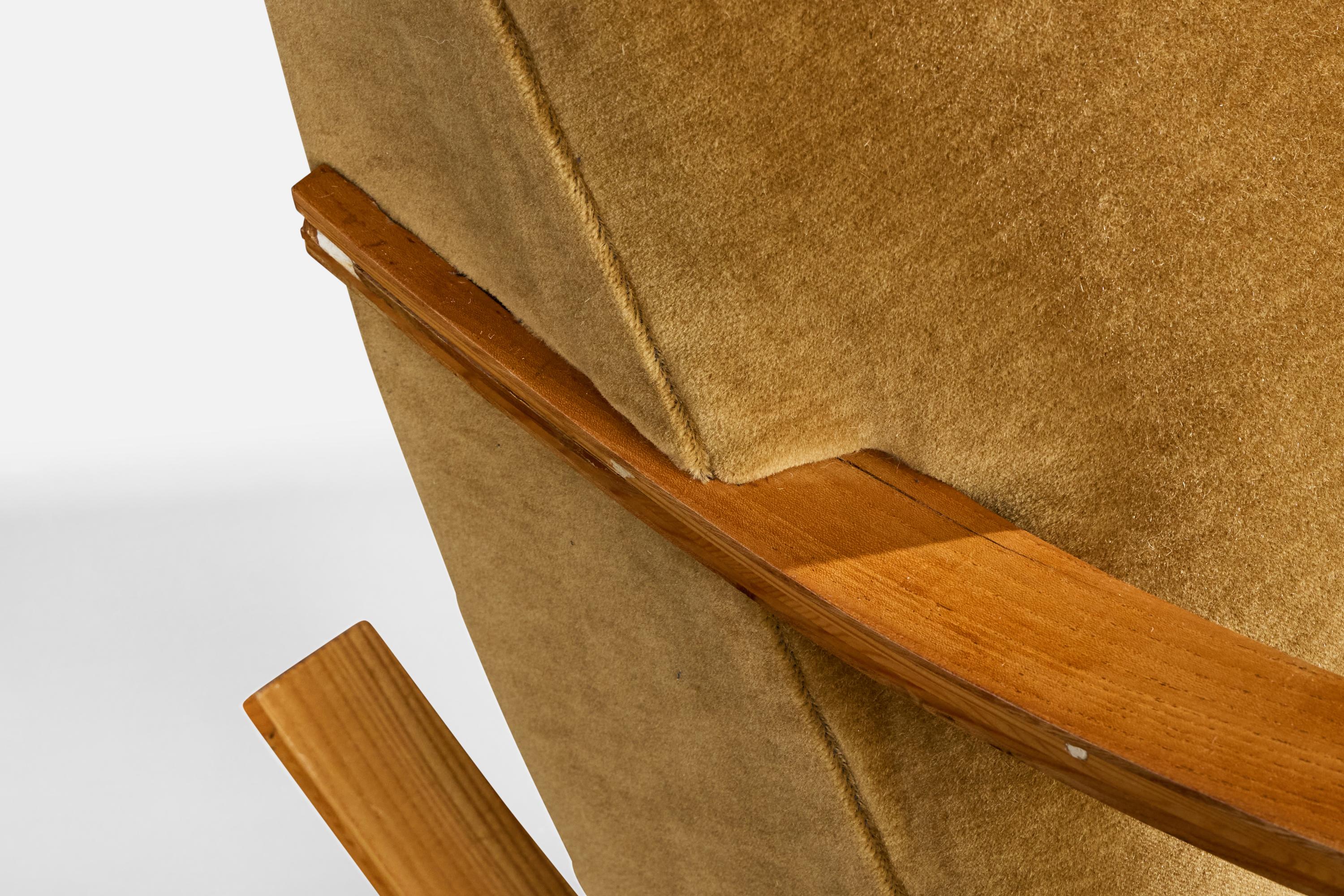 Diseñador sueco, mecedora, madera, terciopelo, Suecia, años 40 en venta 3