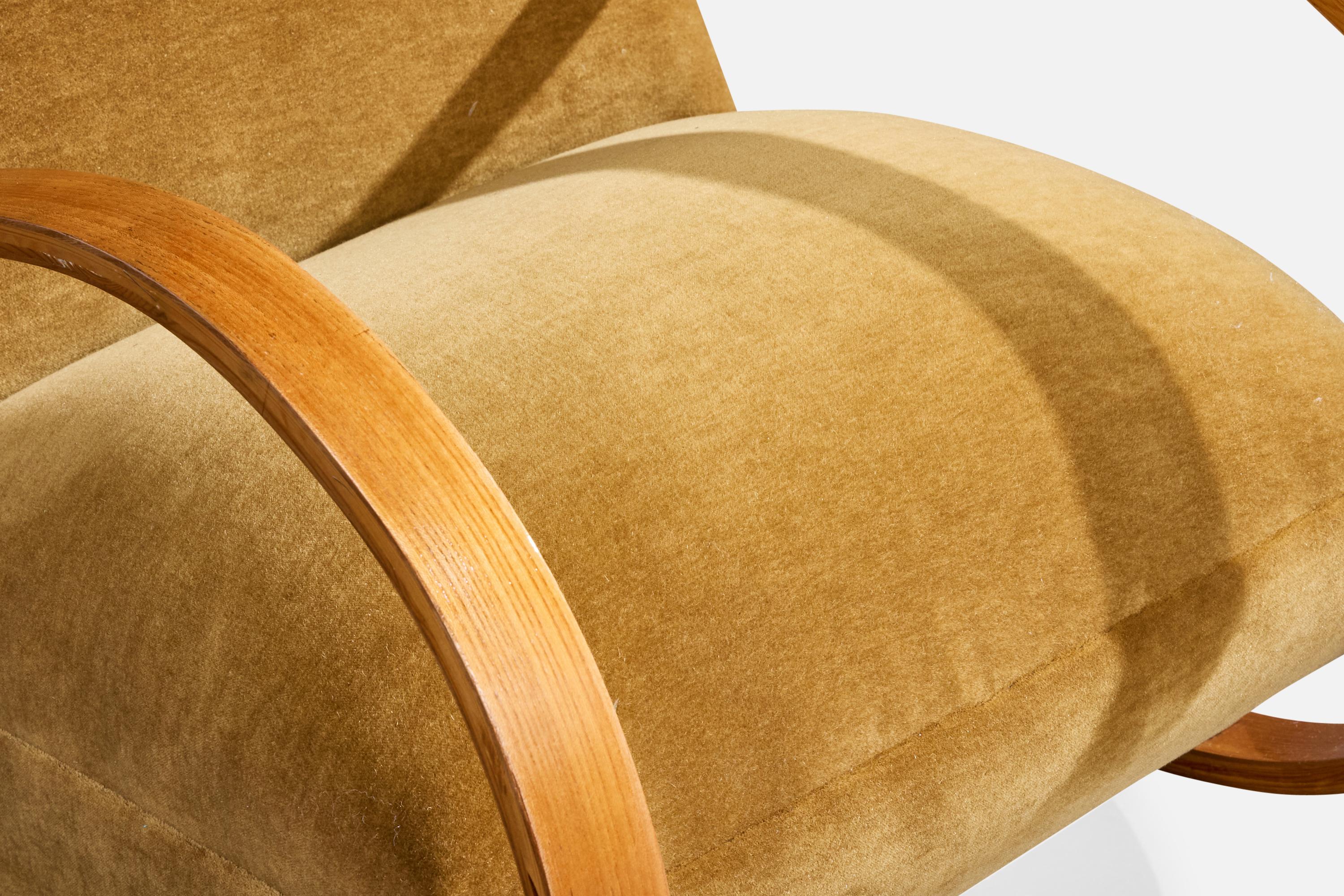 Diseñador sueco, mecedora, madera, terciopelo, Suecia, años 40 en venta 1