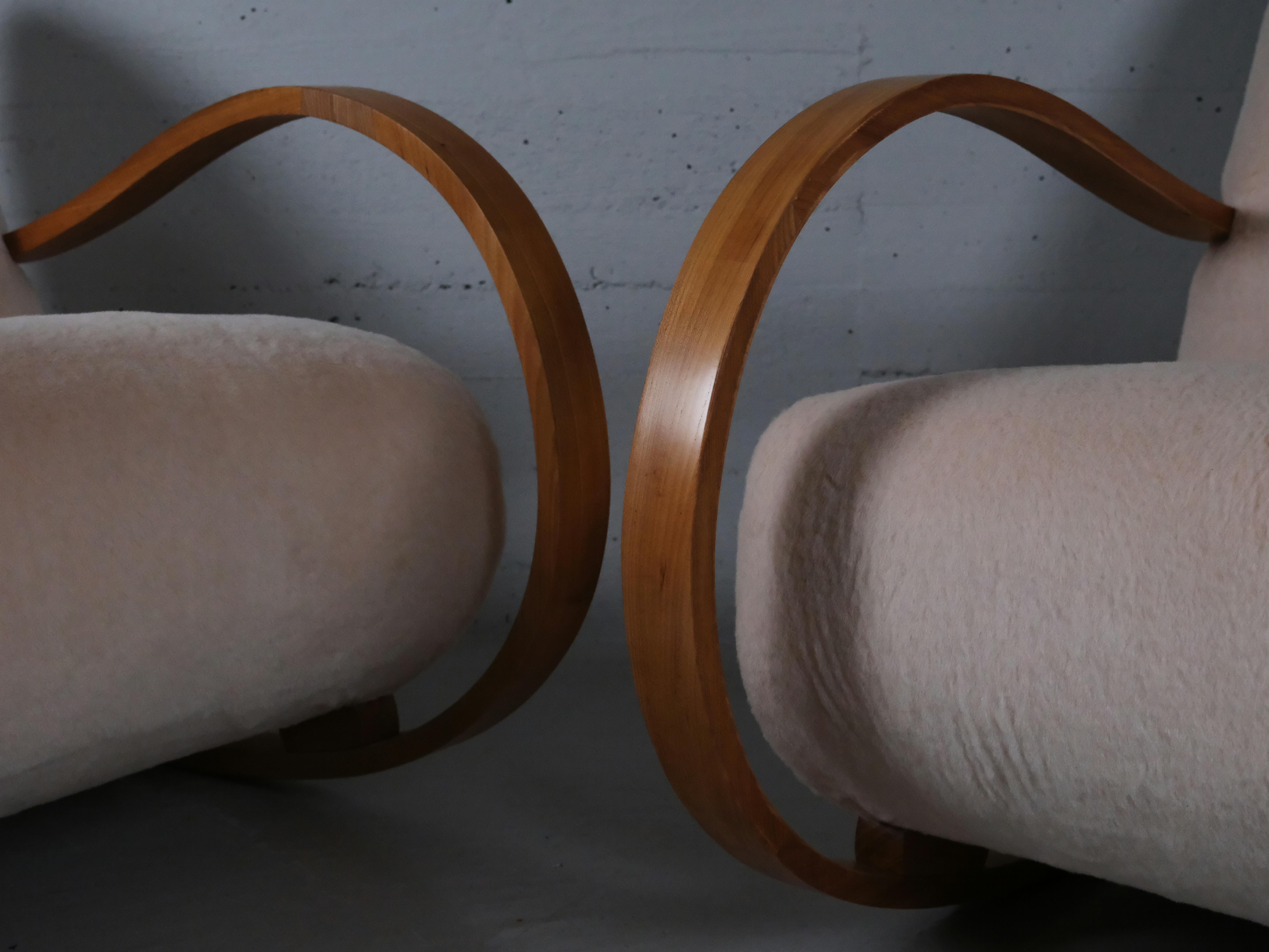 XX secolo Sedie a dondolo di design svedese, olmo e alpaca, anni '40 in vendita
