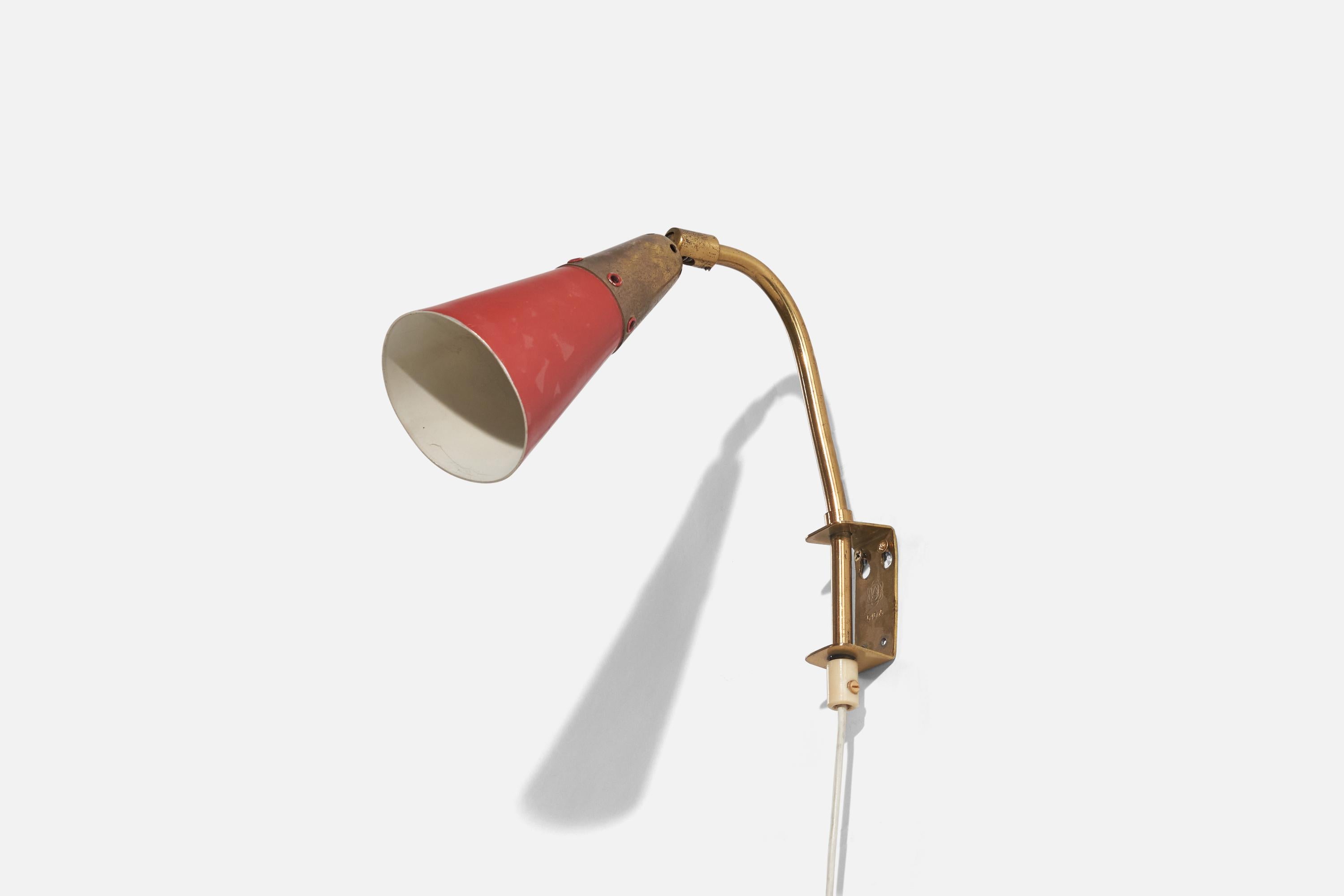 A brass and red lacquered metal wall light designed and produced in Sweden, c. 1940s.

Variable dimensions, measured as illustrated in the first image.
 