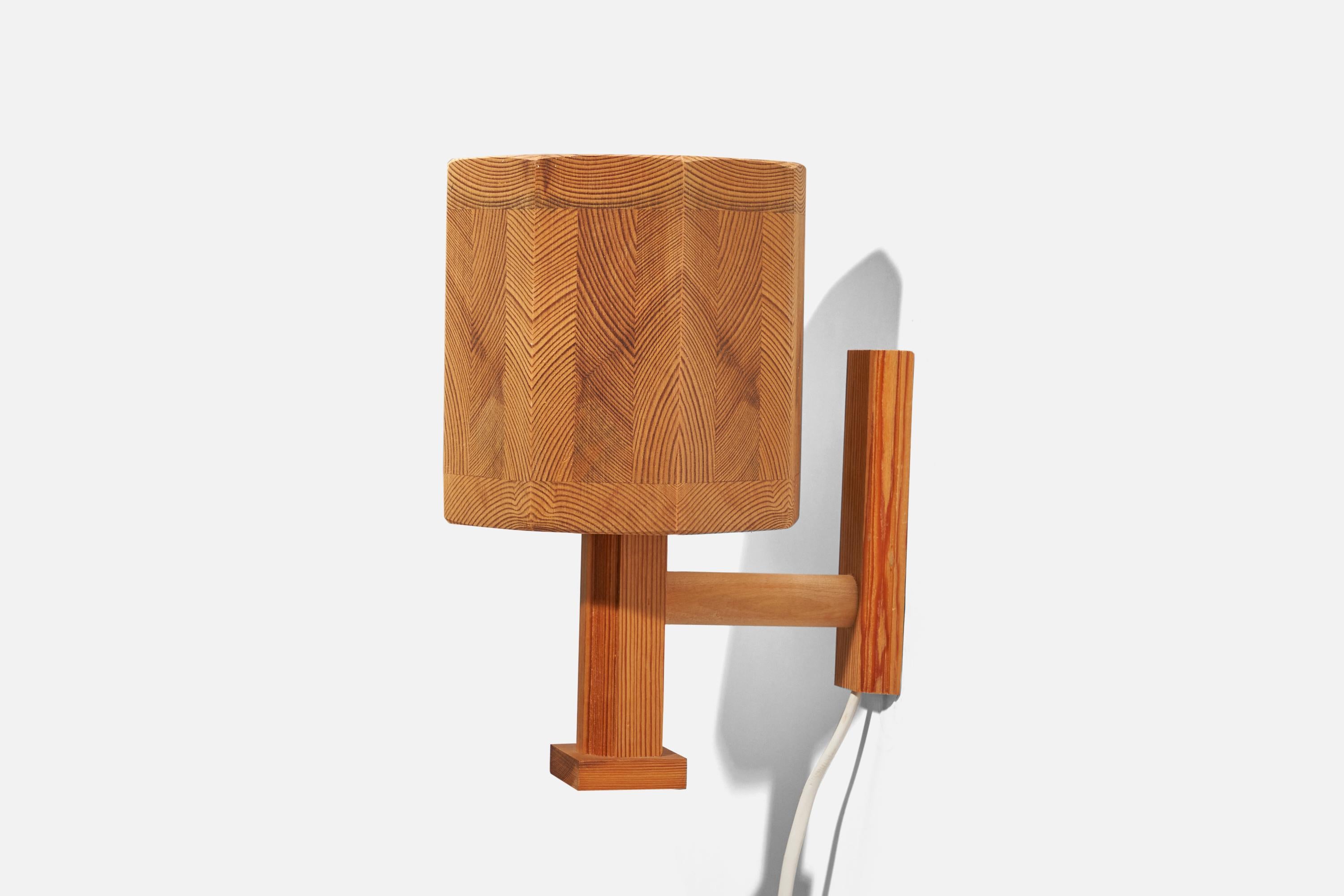 Swedish Designer, Sconce, Pine, Sweden, 1970s In Good Condition For Sale In High Point, NC