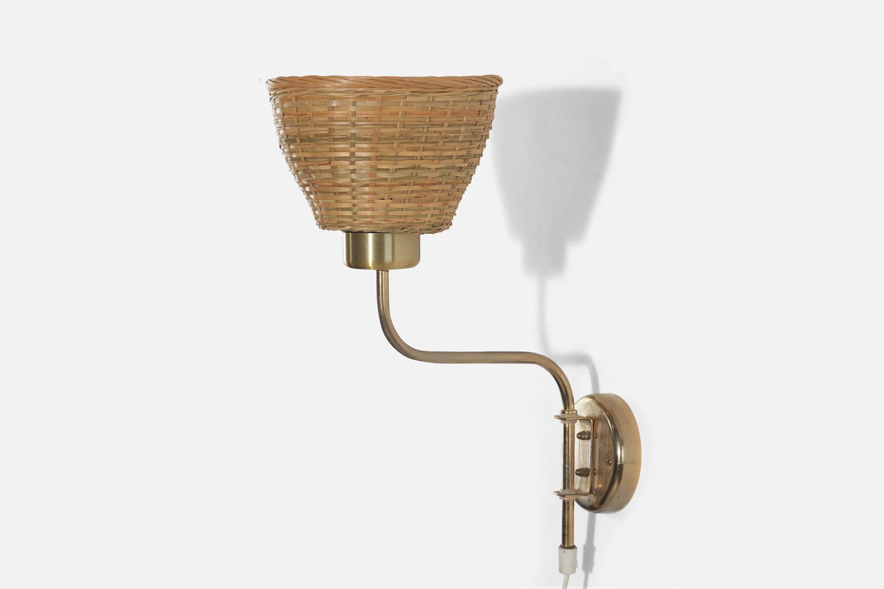 Postmoderno Designer svedese, lampade, ottone, rattan, Svezia, anni '70 in vendita