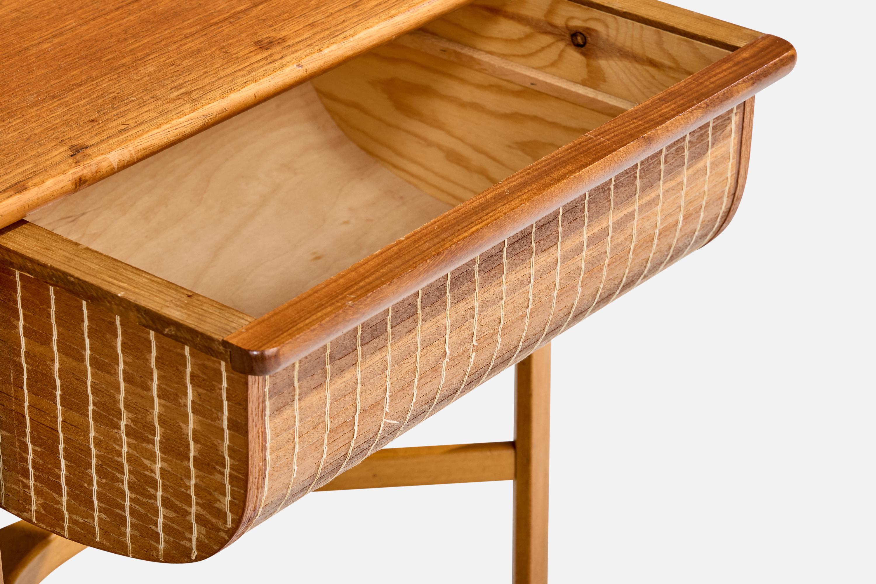Schwedischer Designer, Nähtisch, Teakholz, Schilf, Schweden, 1950er Jahre im Angebot 4