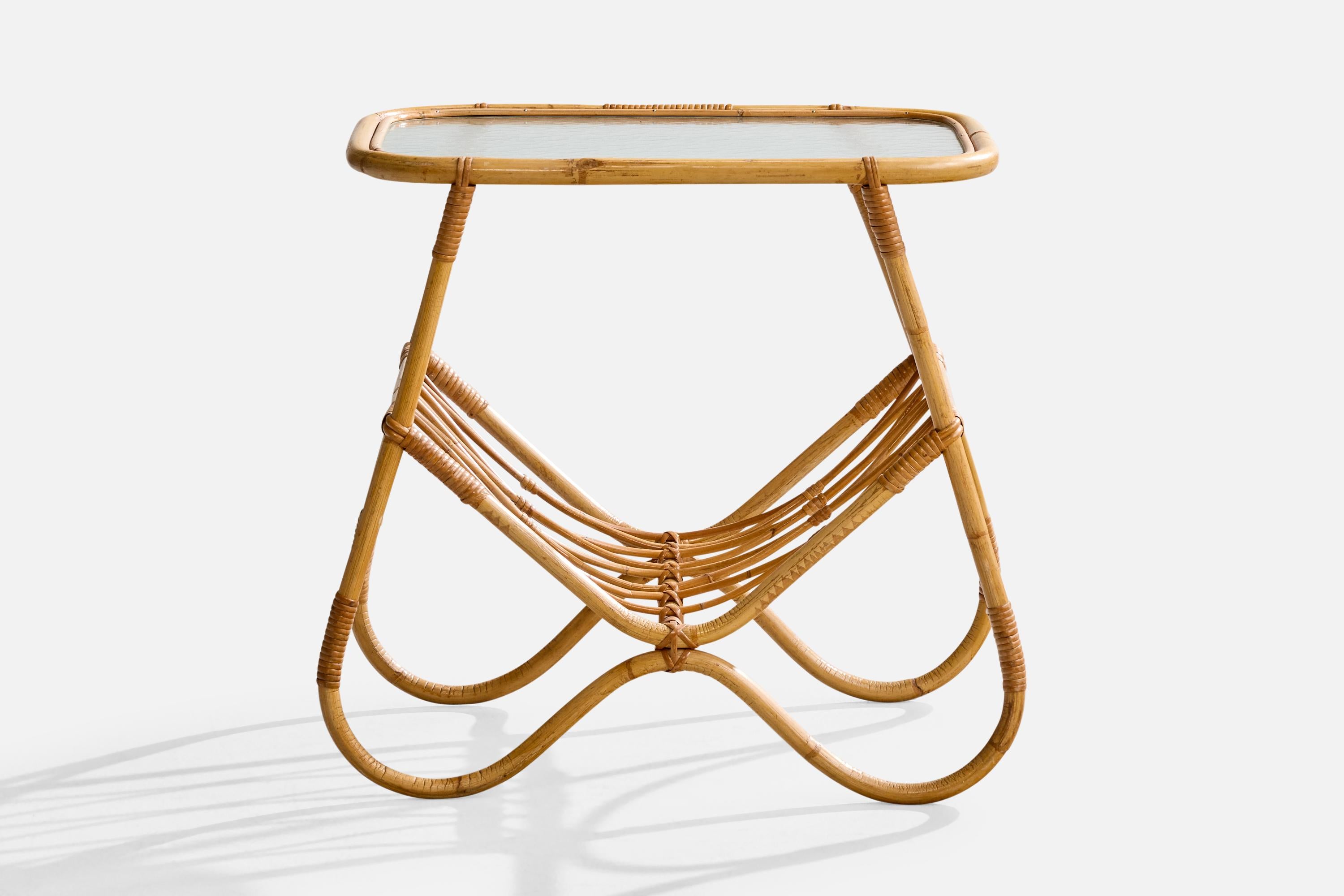 Mid-Century moderno Tavolino di design svedese, bambù, rattan, vetro, Svezia, anni '50 in vendita