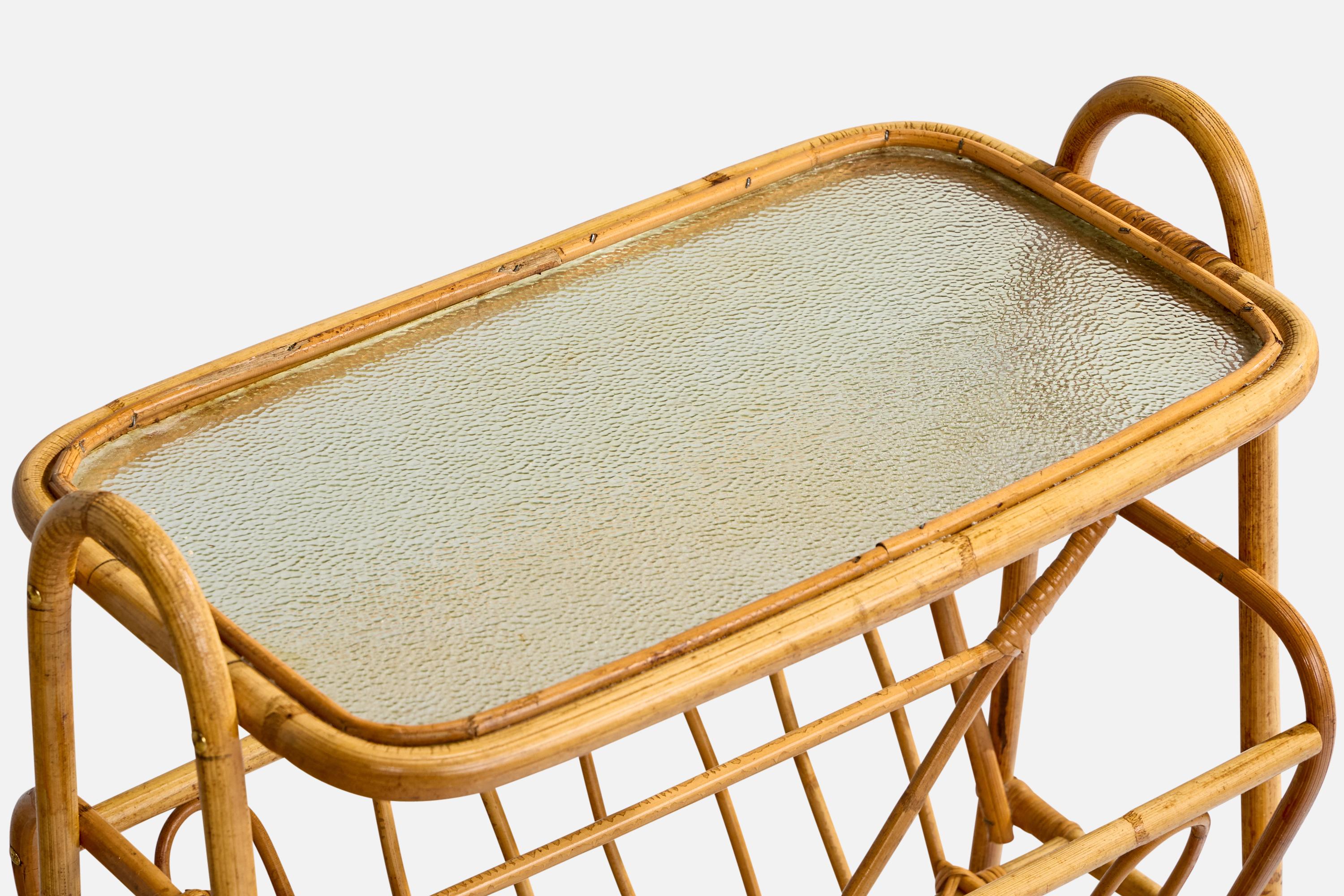 Milieu du XXe siècle Swedish Designer, Side Table, Bamboo, Rattan, Glass, Sweden, 1950s en vente