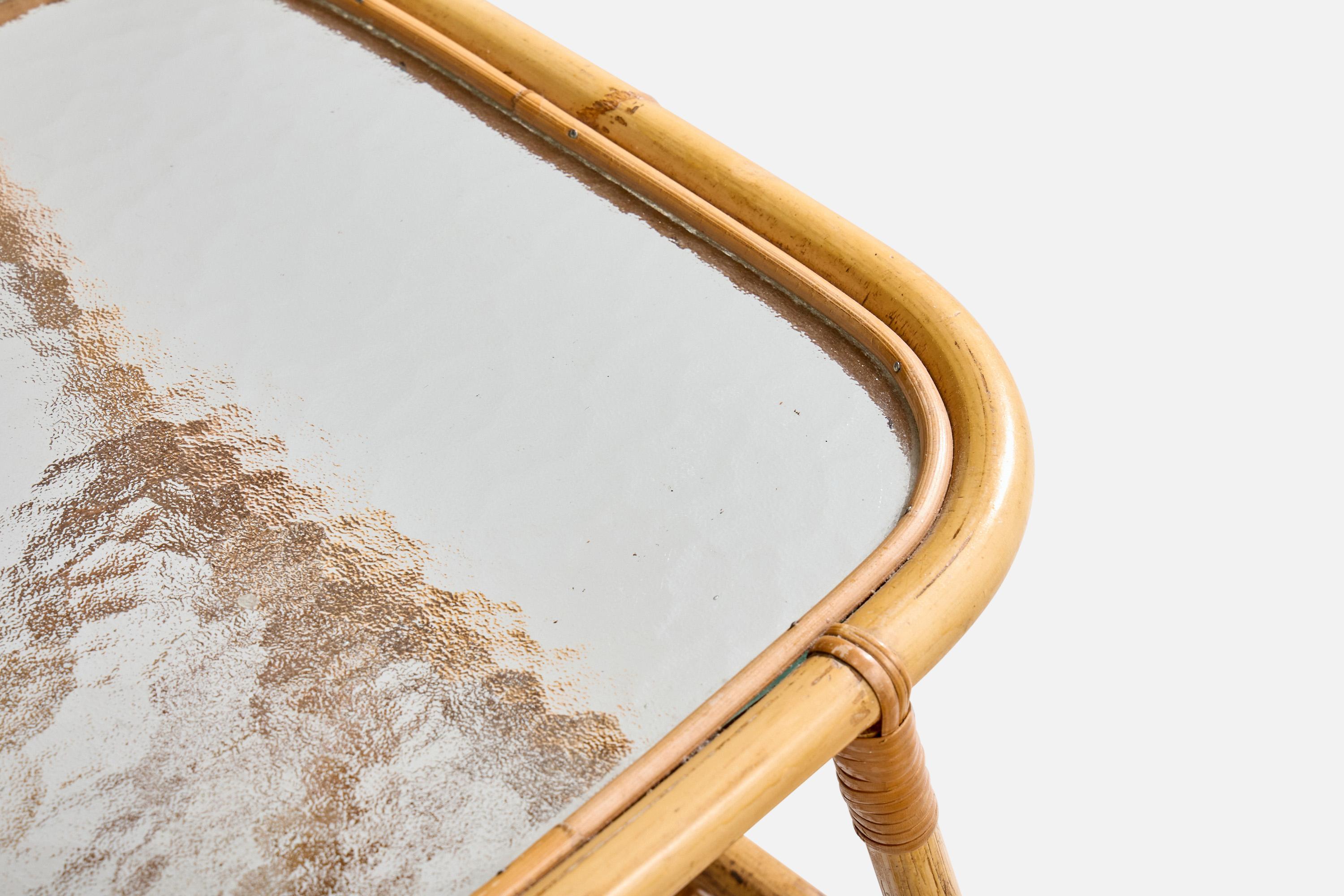 Bambù Tavolino di design svedese, bambù, rattan, vetro, Svezia, anni '50 in vendita