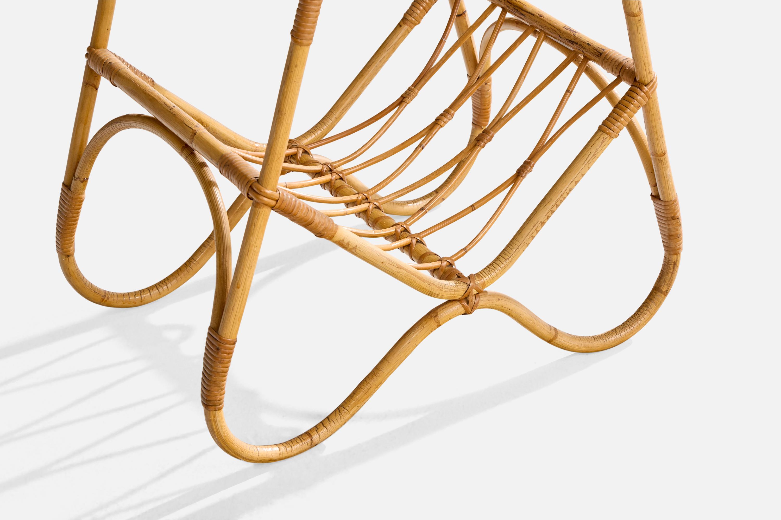Tavolino di design svedese, bambù, rattan, vetro, Svezia, anni '50 in vendita 1
