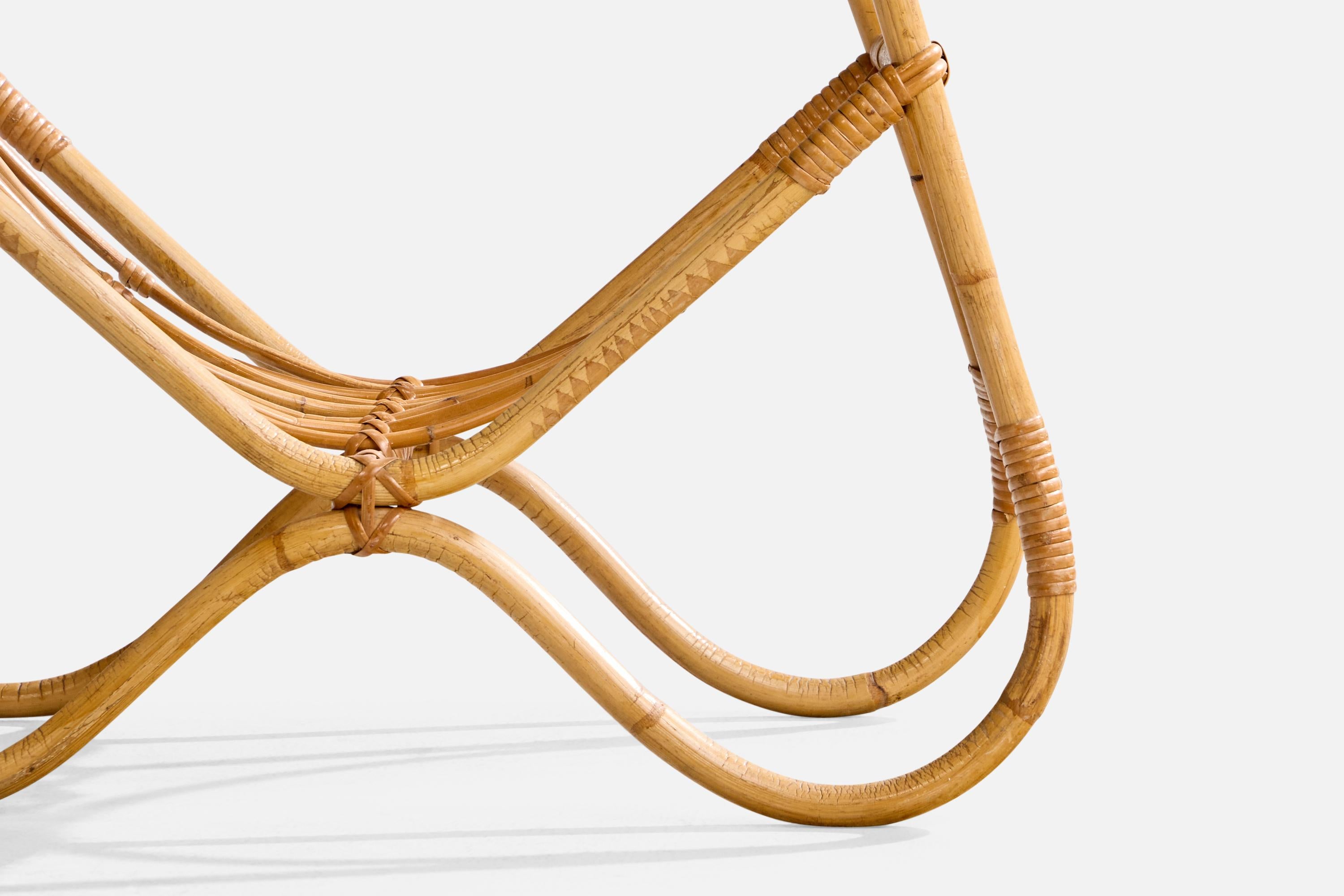 Tavolino di design svedese, bambù, rattan, vetro, Svezia, anni '50 in vendita 2