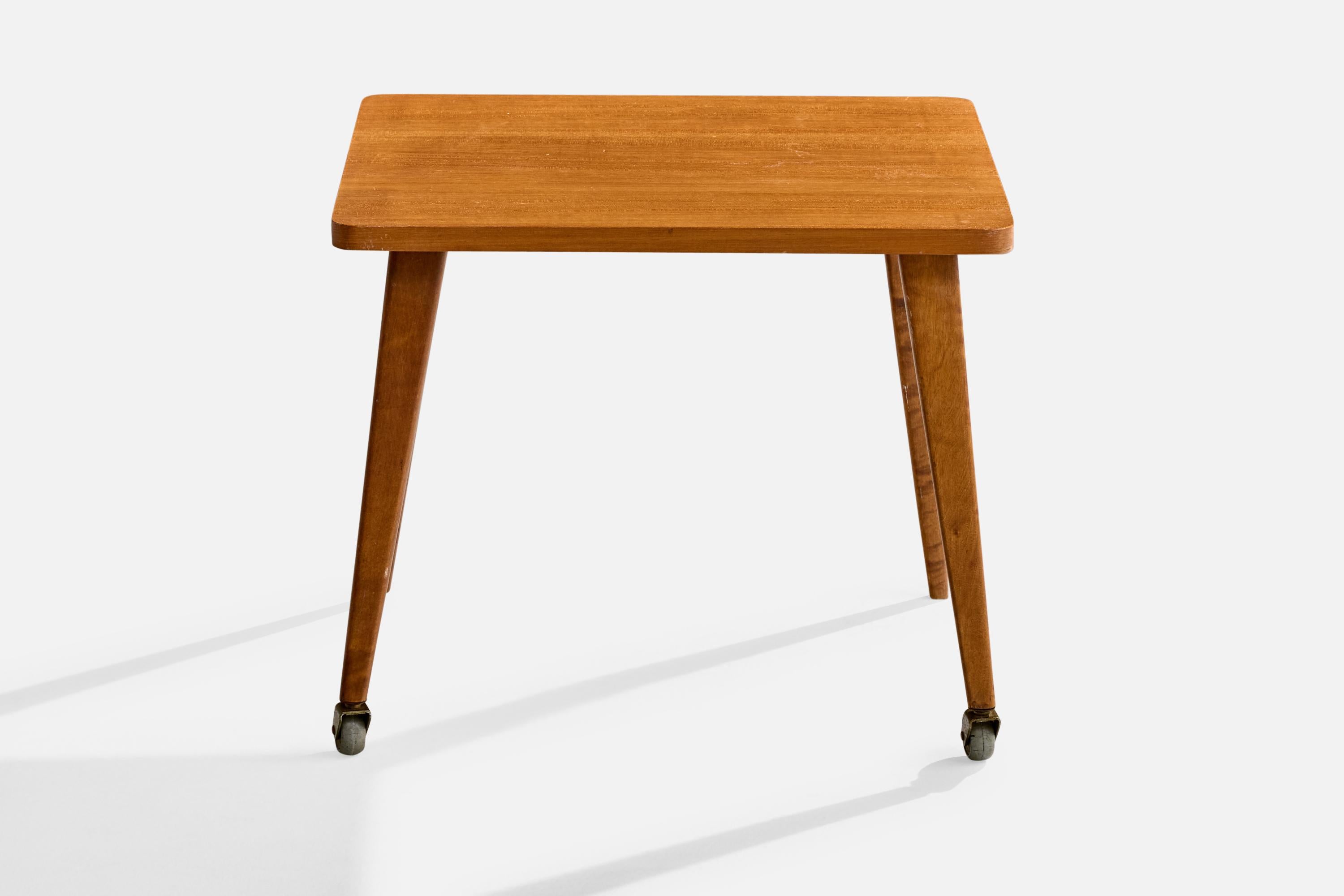 Mid-Century moderno Tavolino di design svedese, betulla, teak, ottone, Svezia, anni '50 in vendita