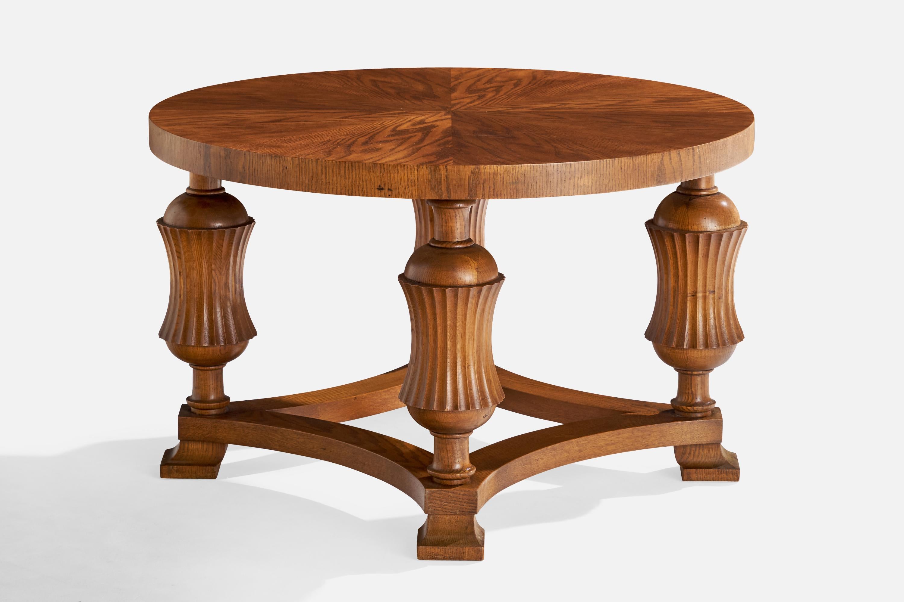 Diseñador sueco, Mesa auxiliar, Olmo, Suecia, años 1930 Escandinavo moderno en venta