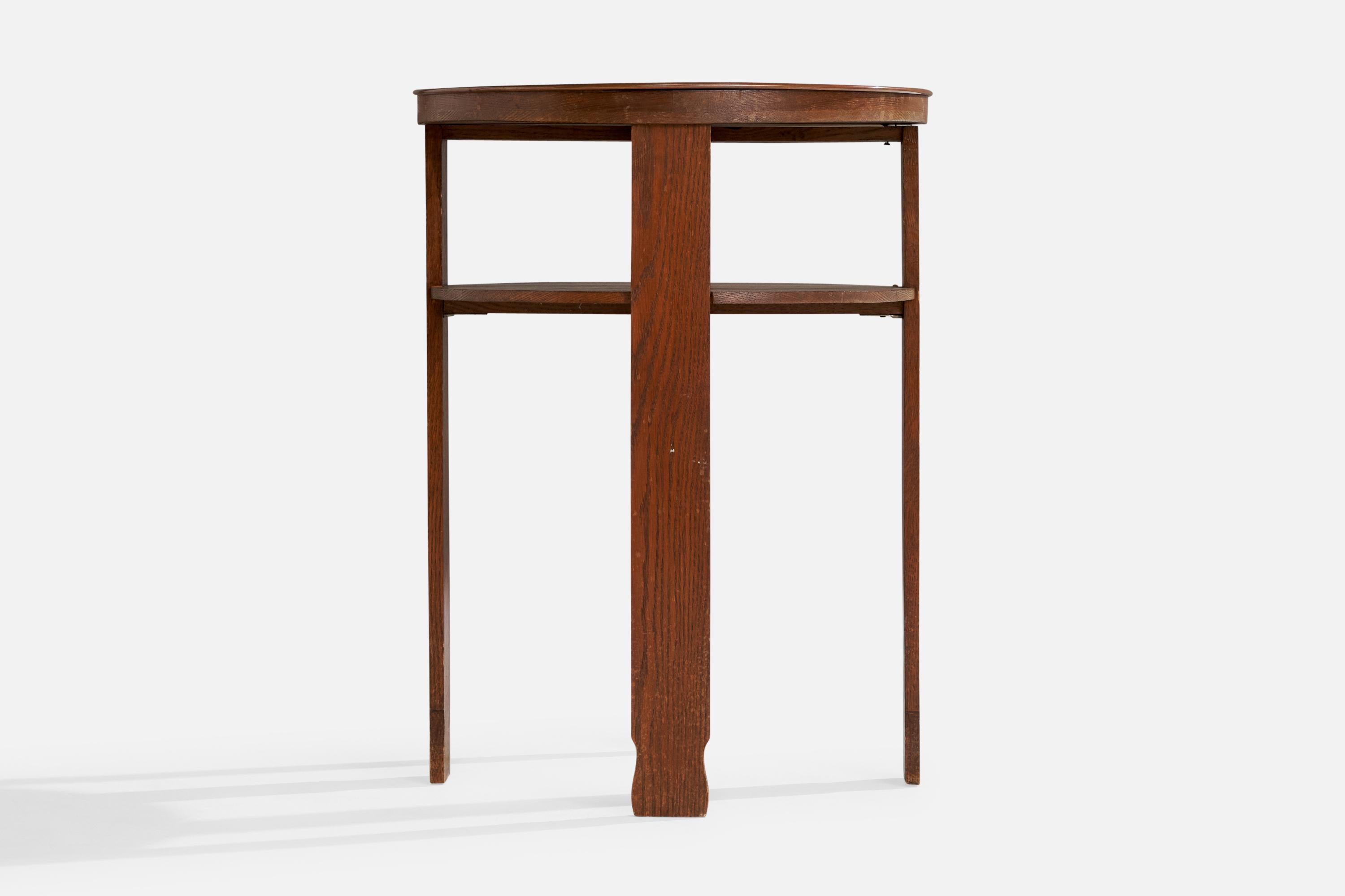 Diseñador sueco, Mesa auxiliar, Roble, Cobre, Suecia, 1924 en Bueno estado para la venta en High Point, NC