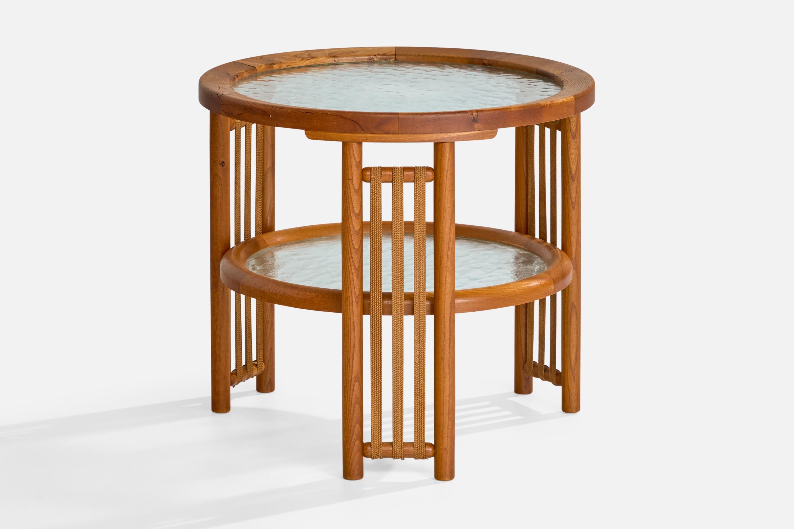 Schwedischer Designer, Beistelltisch, Eiche, Glas, Stoff, Schweden, 1940er Jahre (Skandinavische Moderne) im Angebot