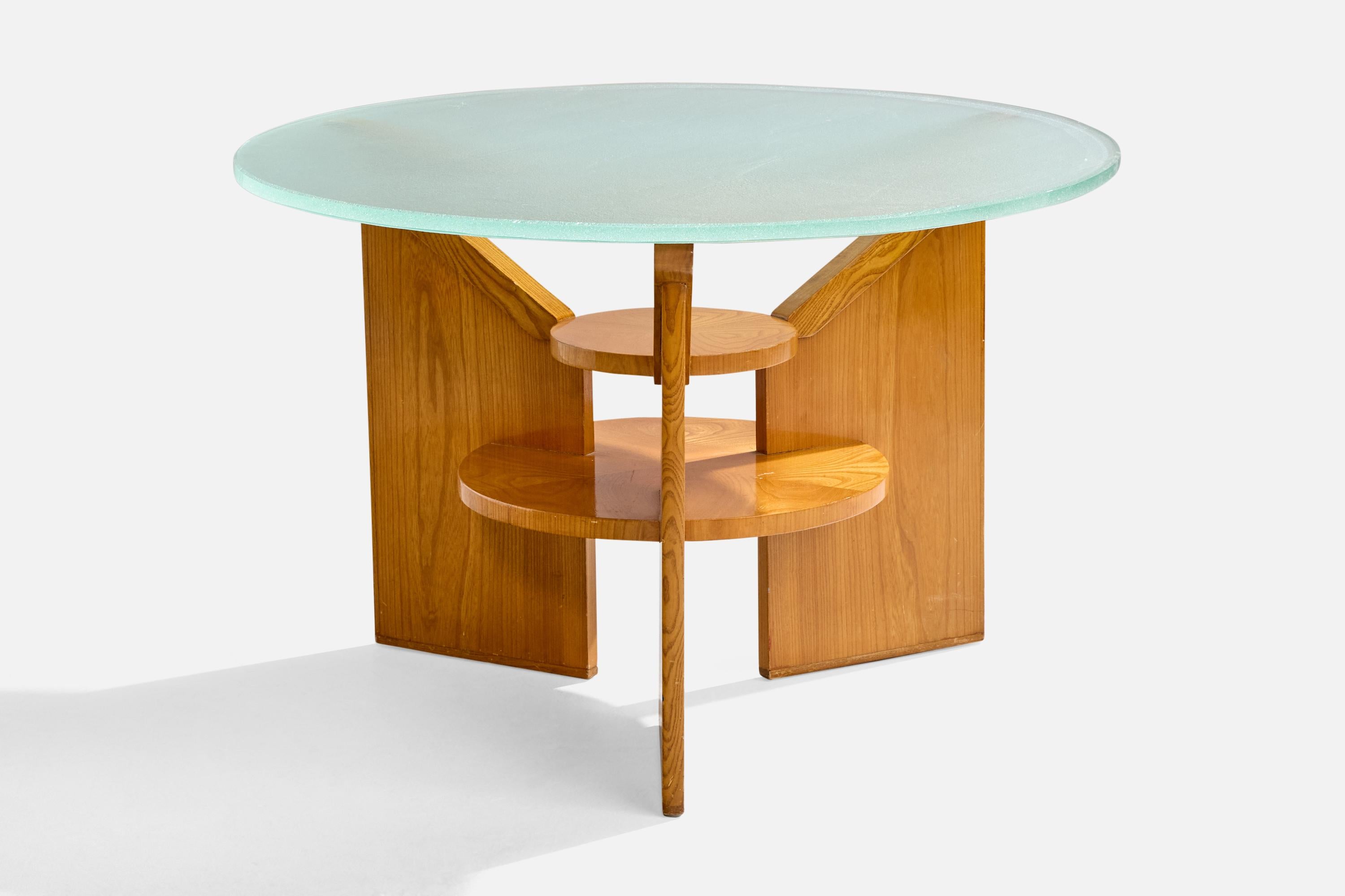 Table d'appoint en chêne et en verre, conçue et fabriquée en Suède, C.C. 1940.

Dimensions globales (pouces) : 26.0 